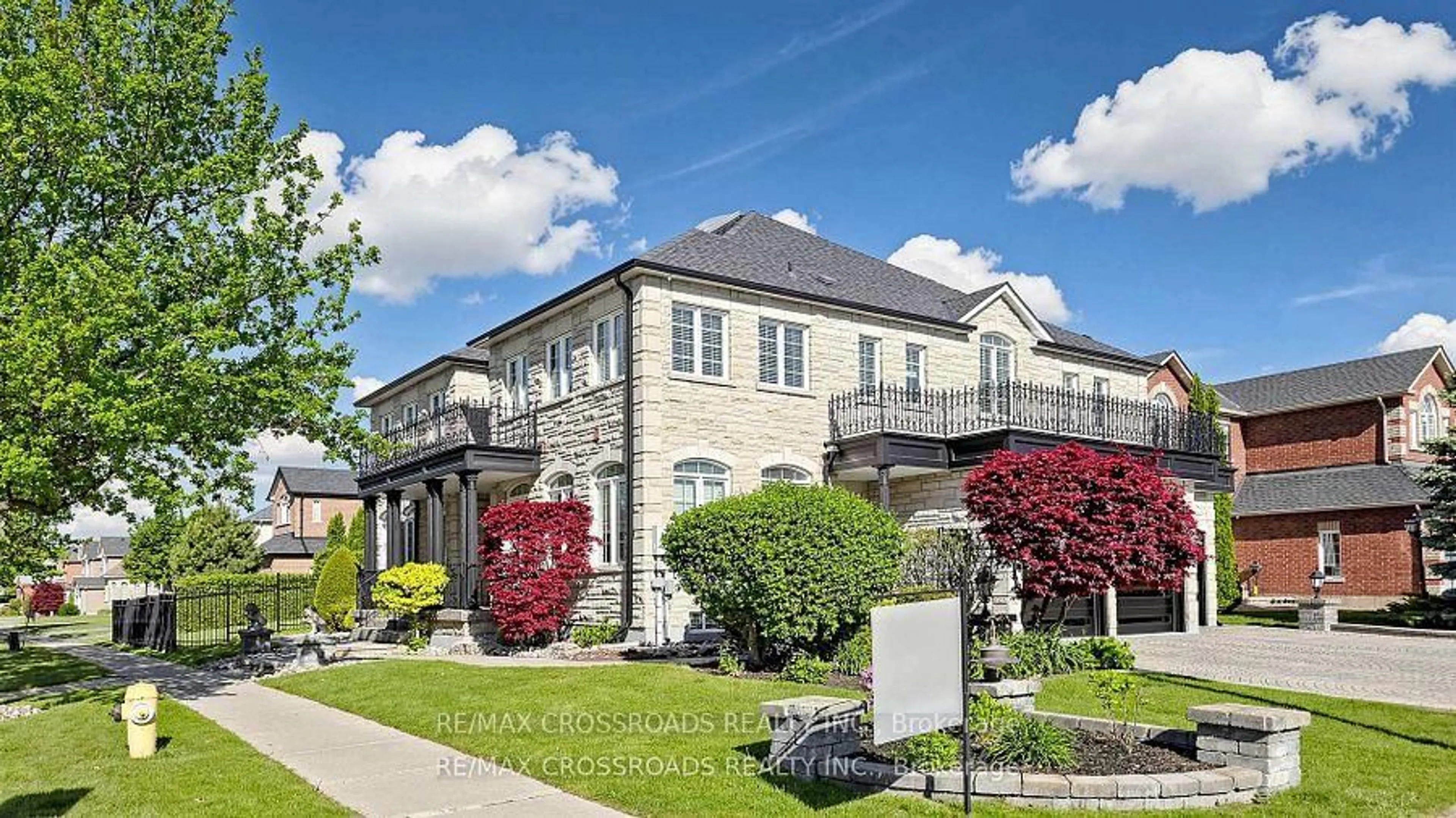 Home with brick exterior material, unknown for 2 Mumberson Crt, Markham Ontario L6C 1Y4
