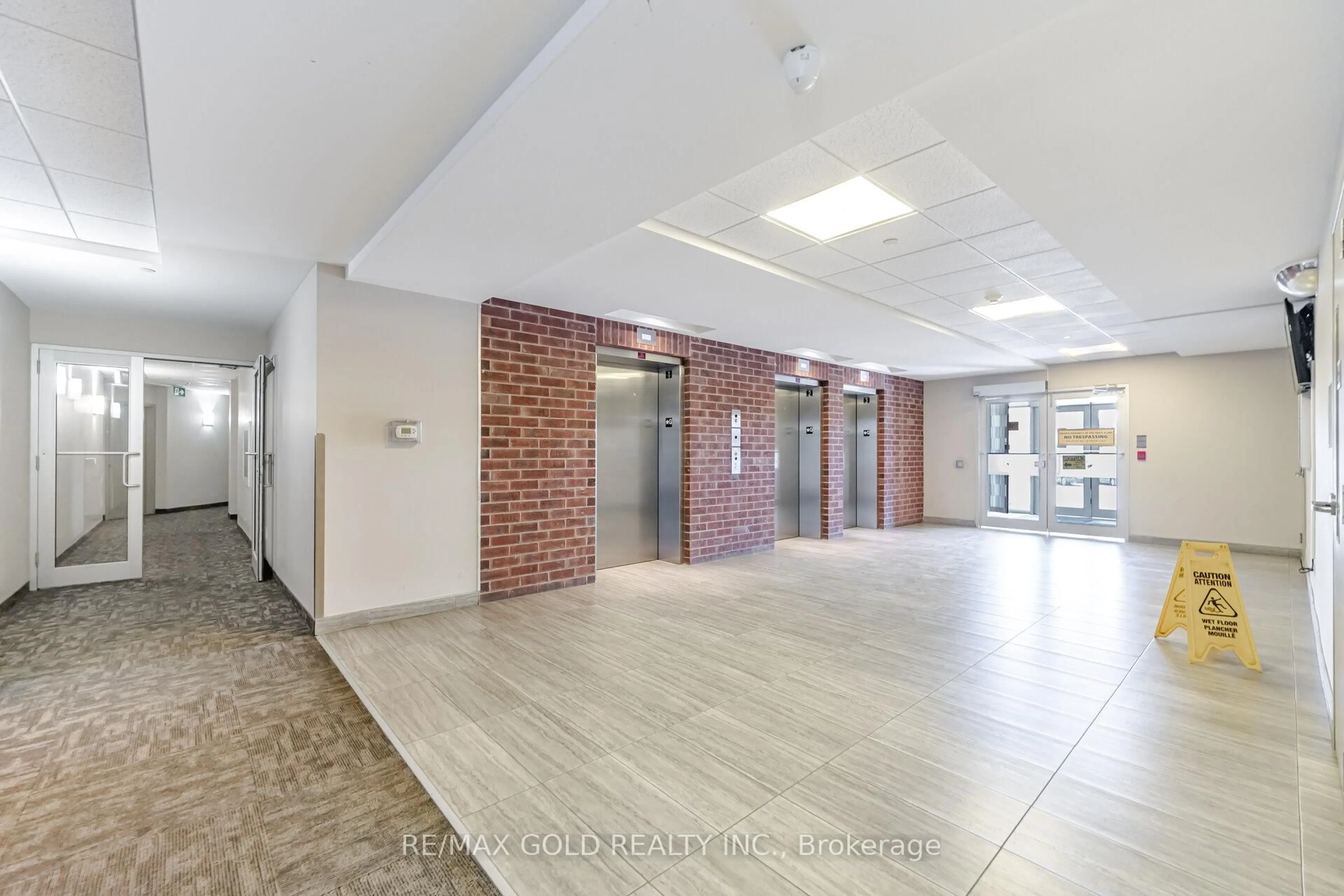 Indoor foyer for 39 New Delhi Dr #601, Markham Ontario L3S 0E1