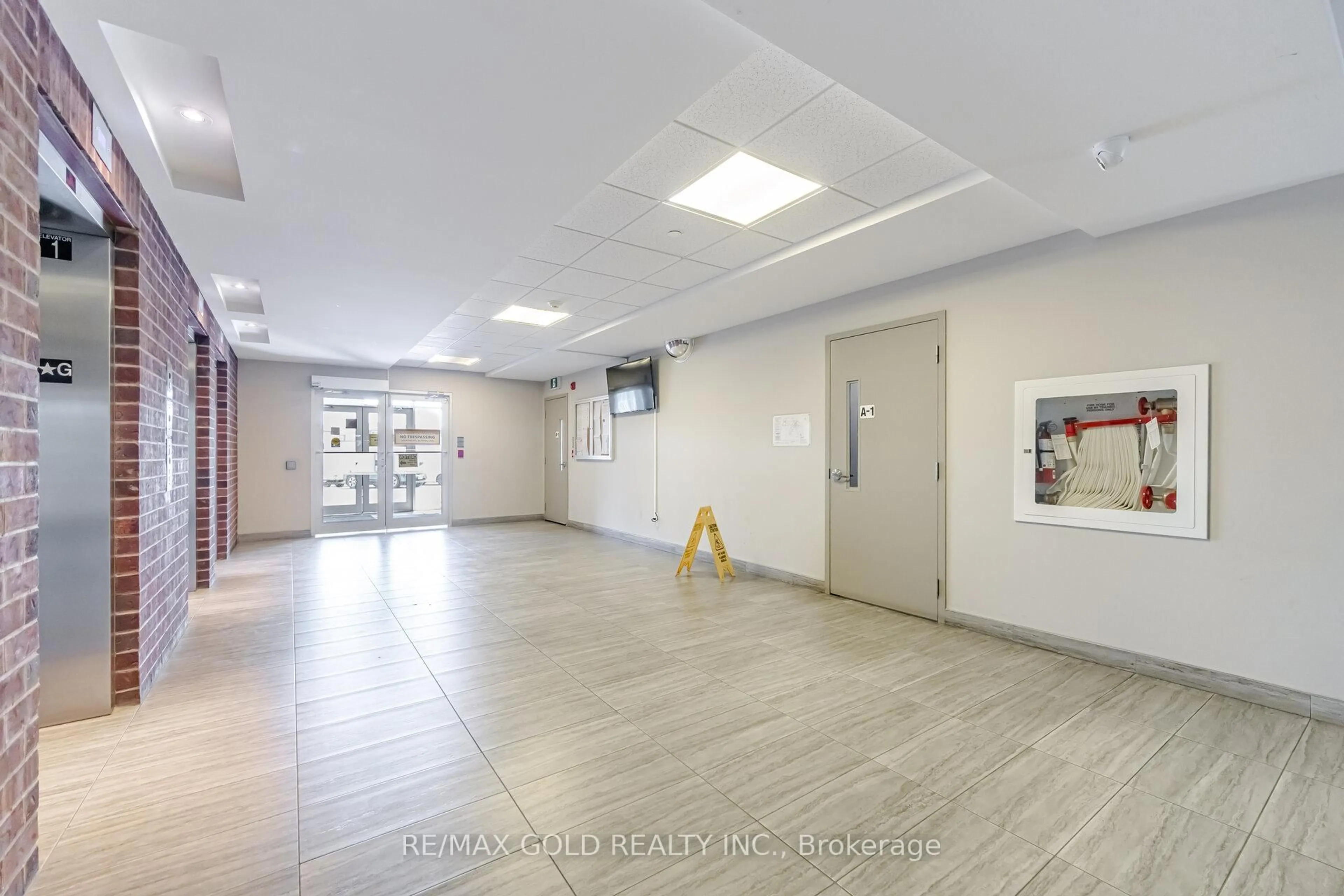 Indoor foyer for 39 New Delhi Dr #601, Markham Ontario L3S 0E1