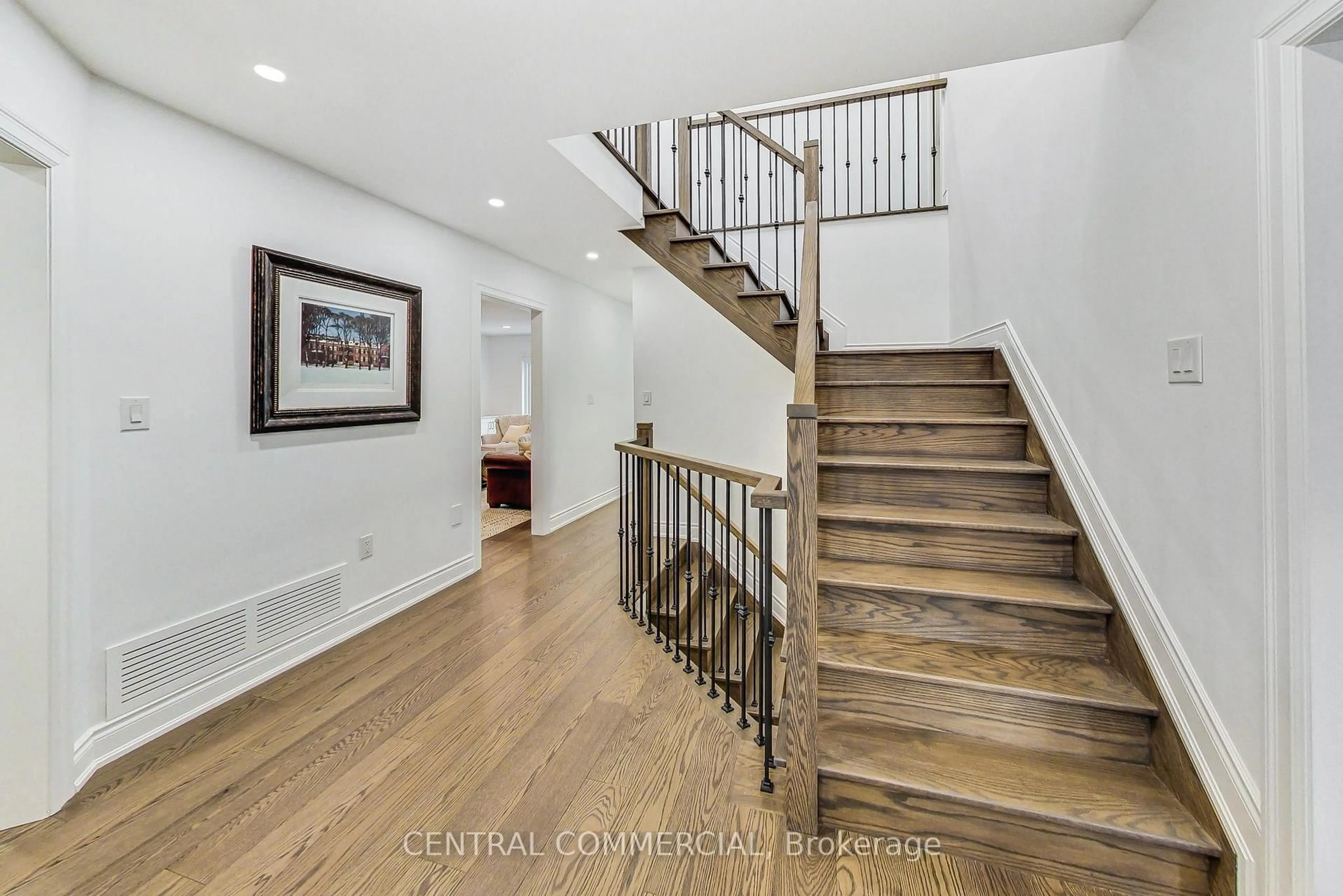 Unknown for 35 Mackay Dr, Richmond Hill Ontario L4C 6N9