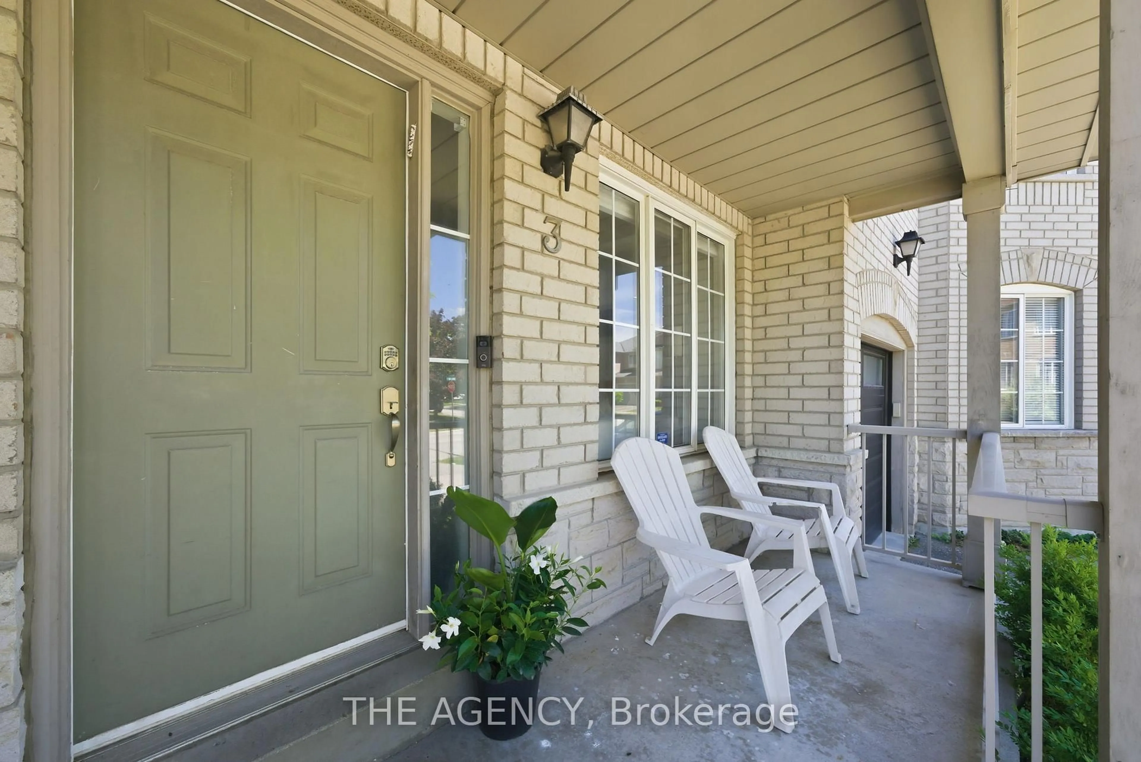Indoor entryway for 3 Waterton Cres, Richmond Hill Ontario L4B 4L7