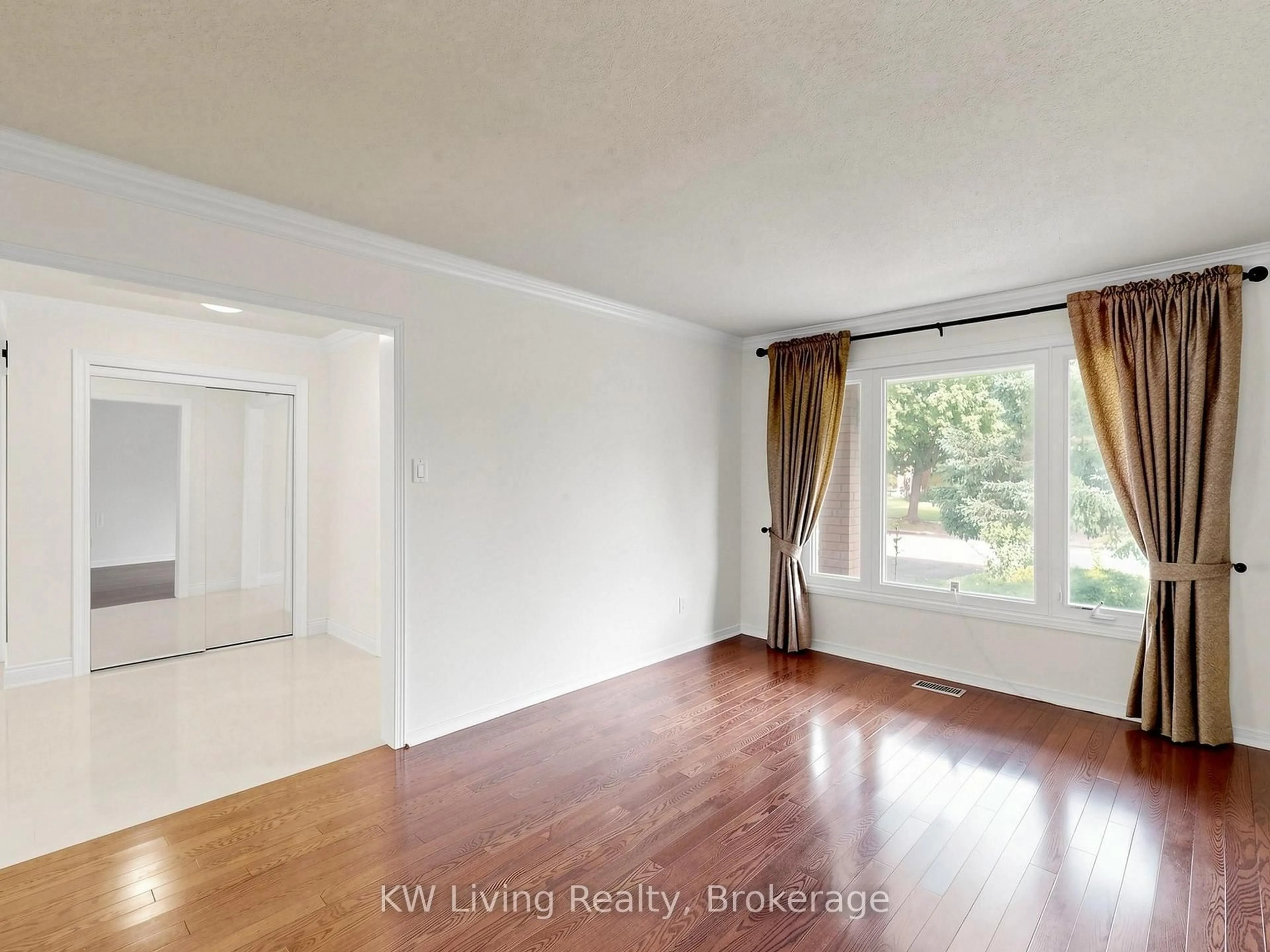 A pic of a room for 33 Southgate Cres, Richmond Hill Ontario L4B 2E4