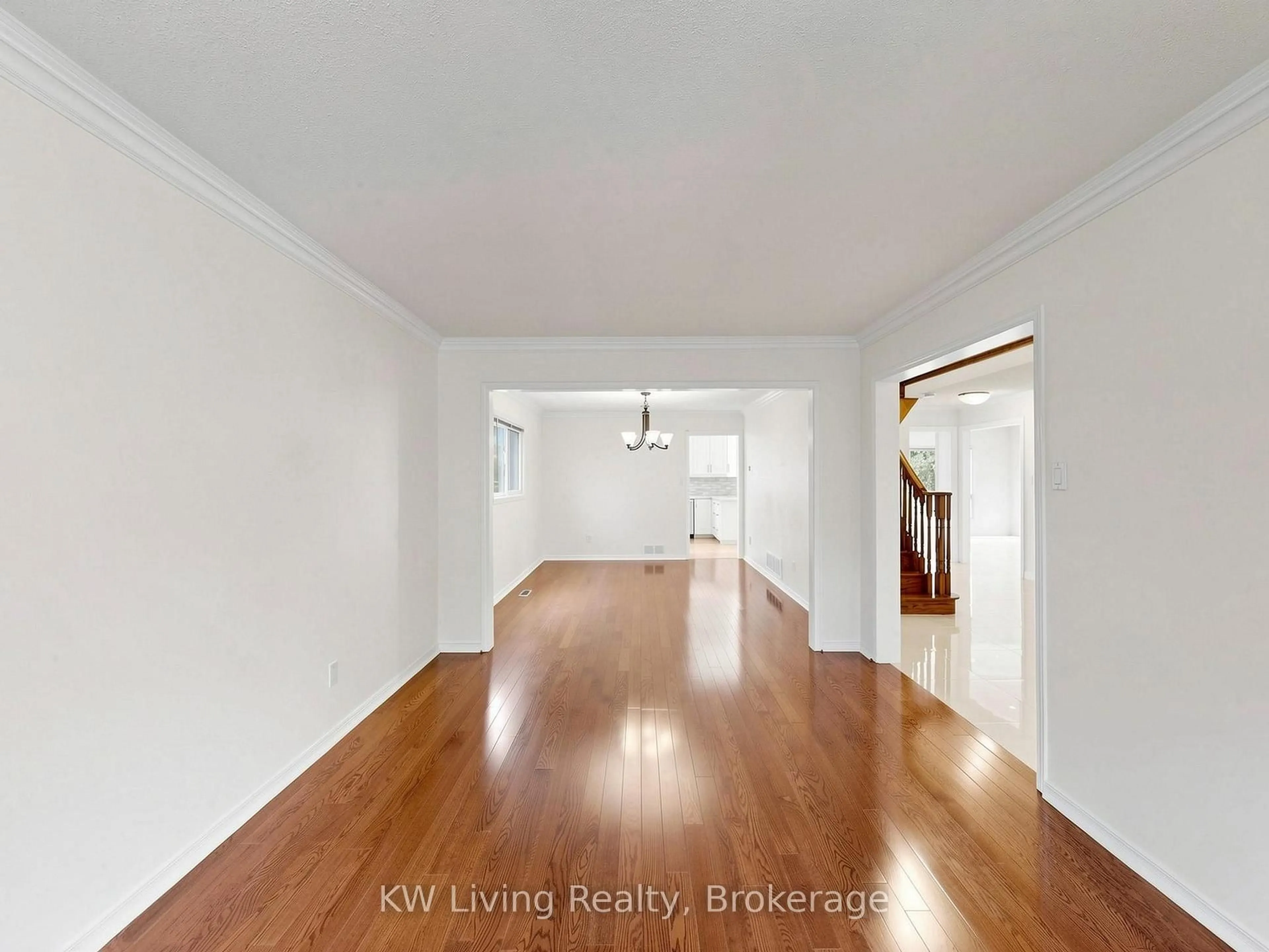 Indoor entryway for 33 Southgate Cres, Richmond Hill Ontario L4B 2E4