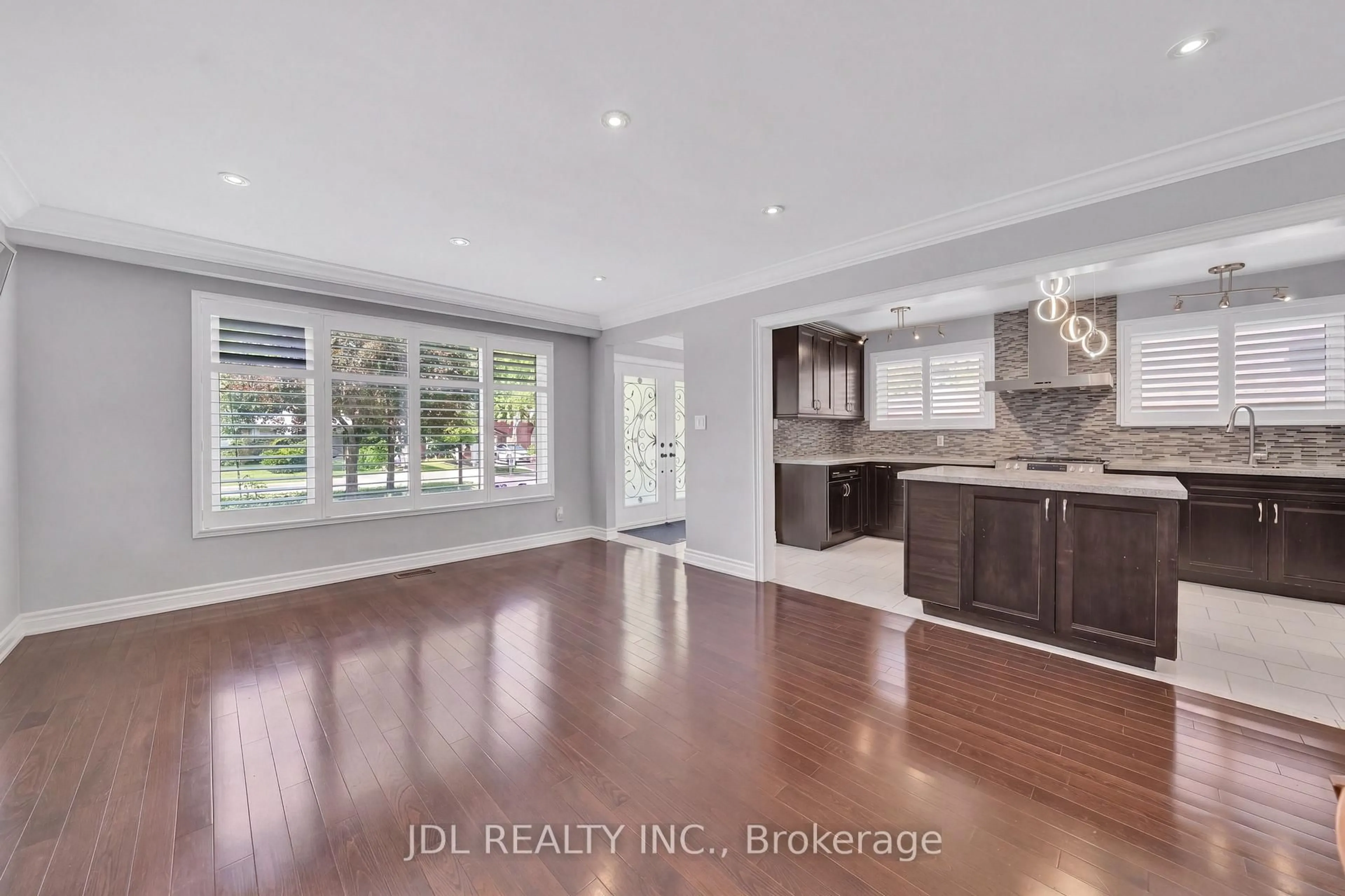 Open concept kitchen, unknown for 53 Southdale Dr, Markham Ontario L3P 1J6