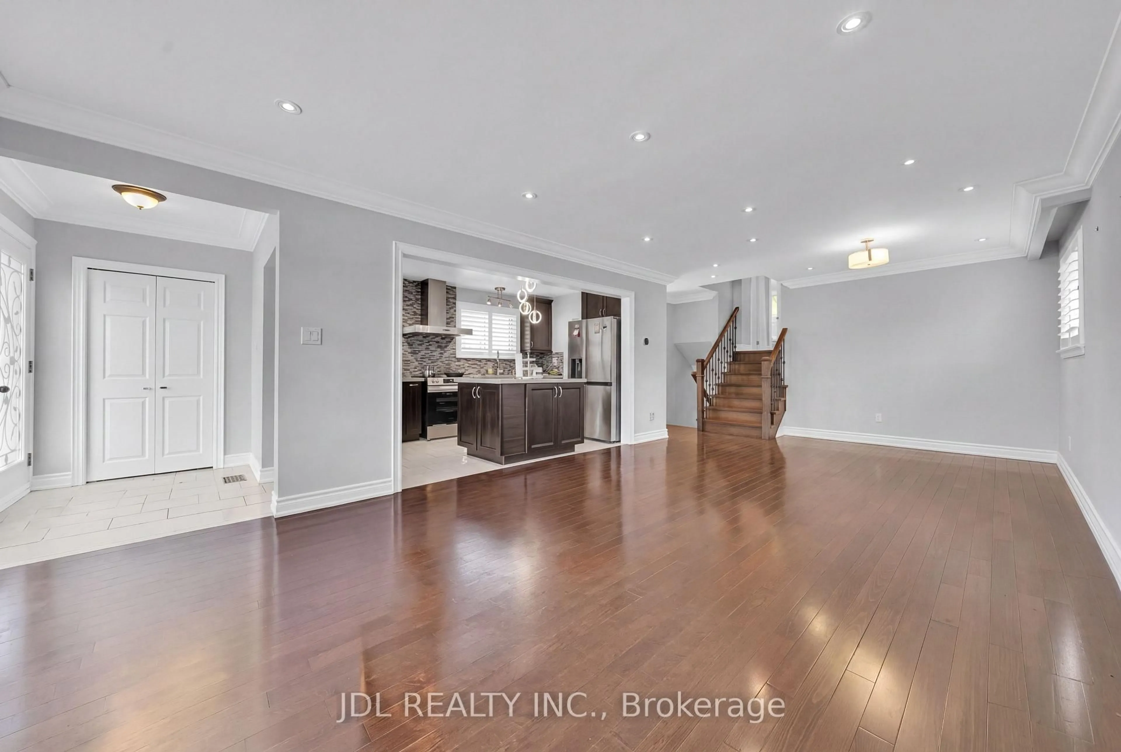 Open concept kitchen, unknown for 53 Southdale Dr, Markham Ontario L3P 1J6