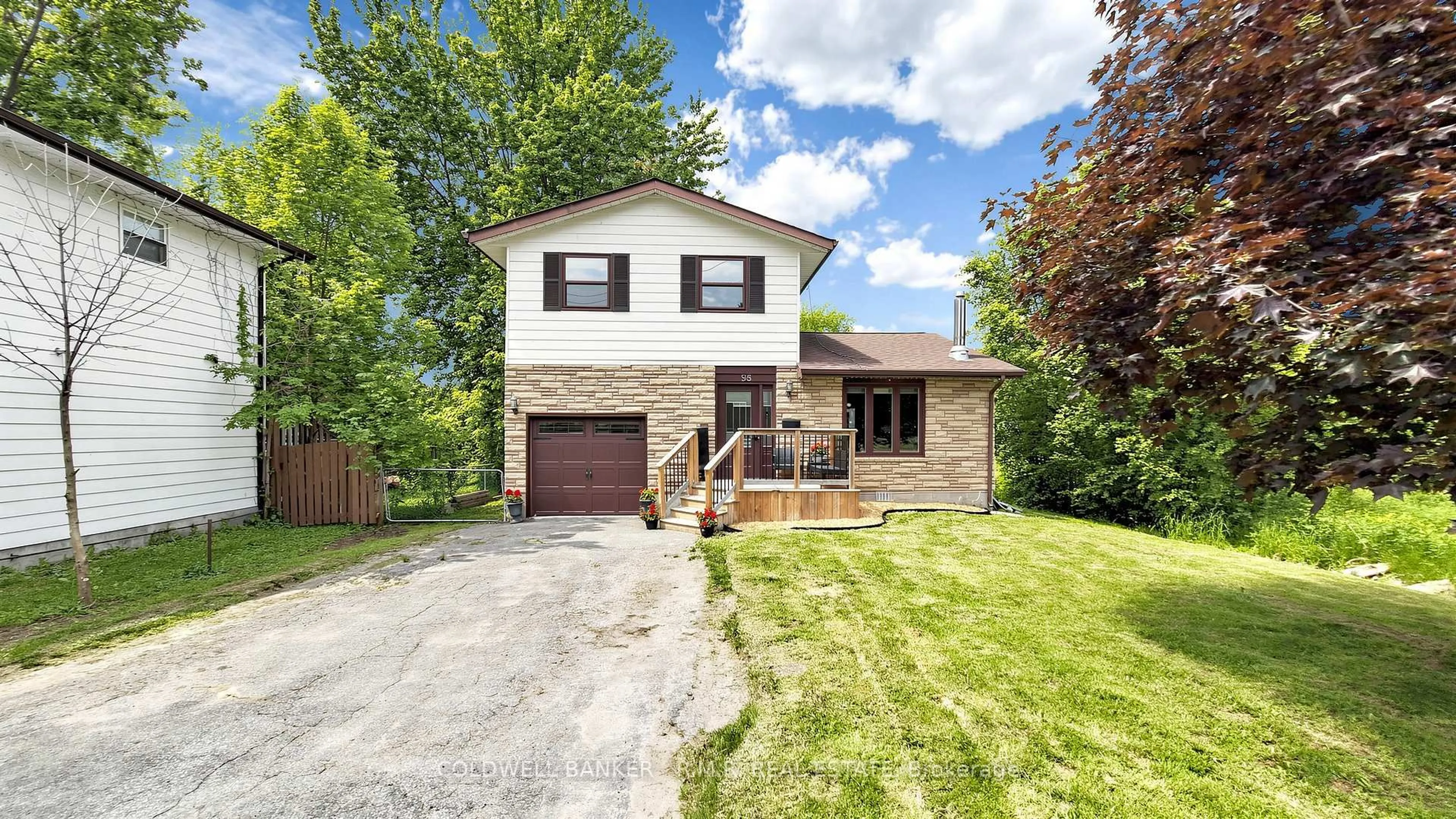 Home with brick exterior material, street for 98 Metro Rd, Georgina Ontario L4P 1W2