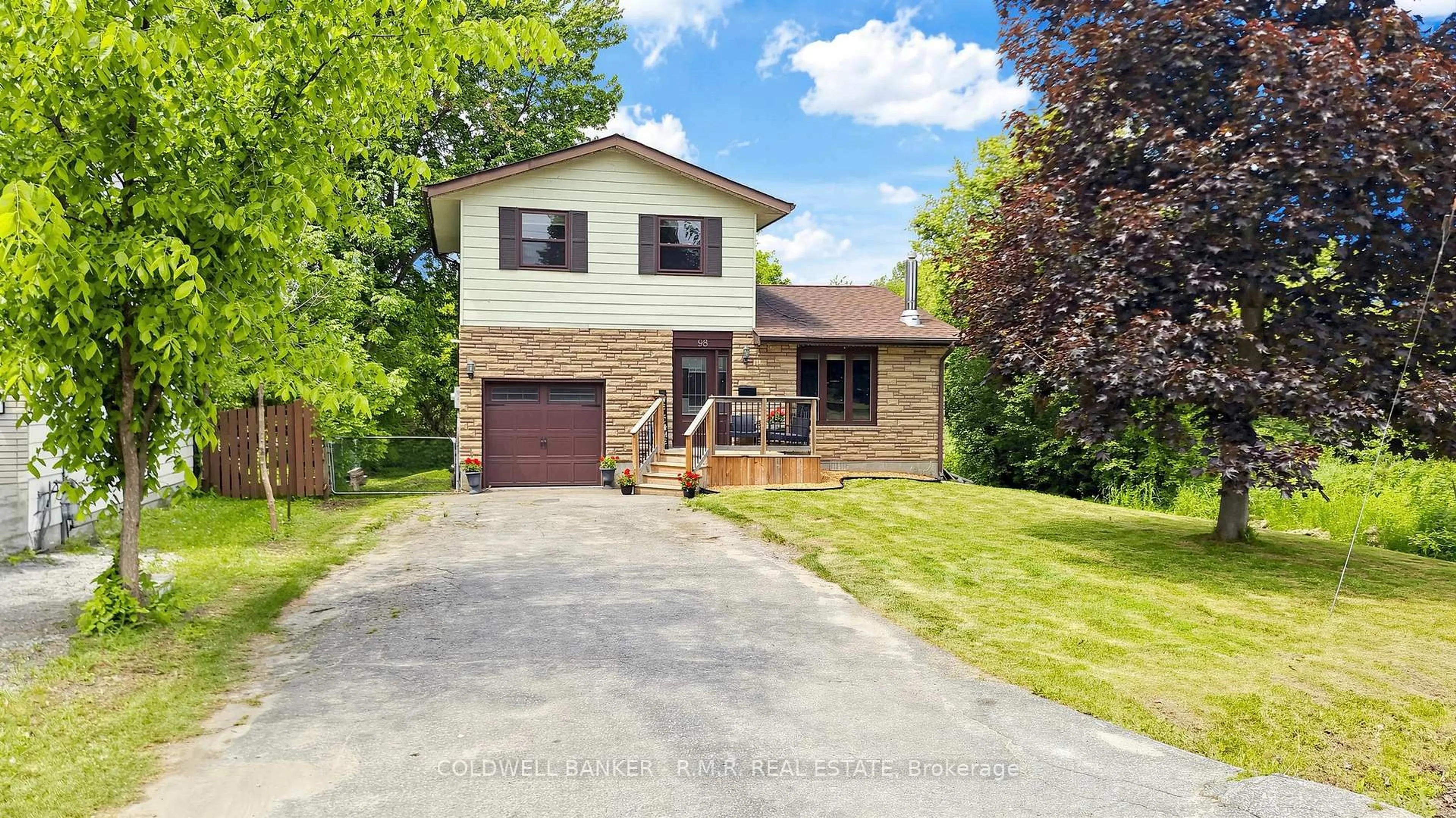 Home with brick exterior material, street for 98 Metro Rd, Georgina Ontario L4P 1W2