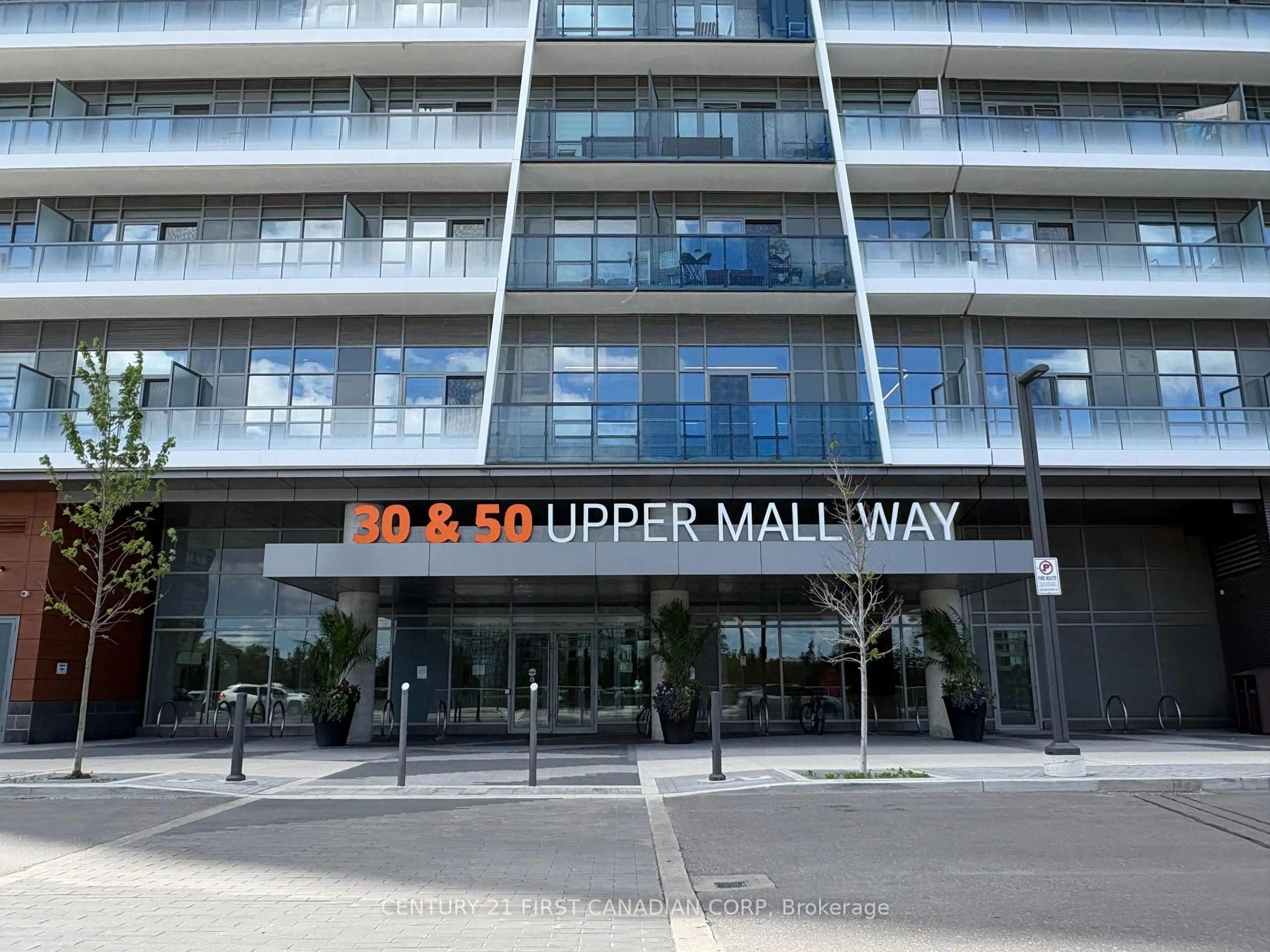 Indoor foyer for 50 Upper Mall Way #B-3011, Vaughan Ontario N4J 0L8