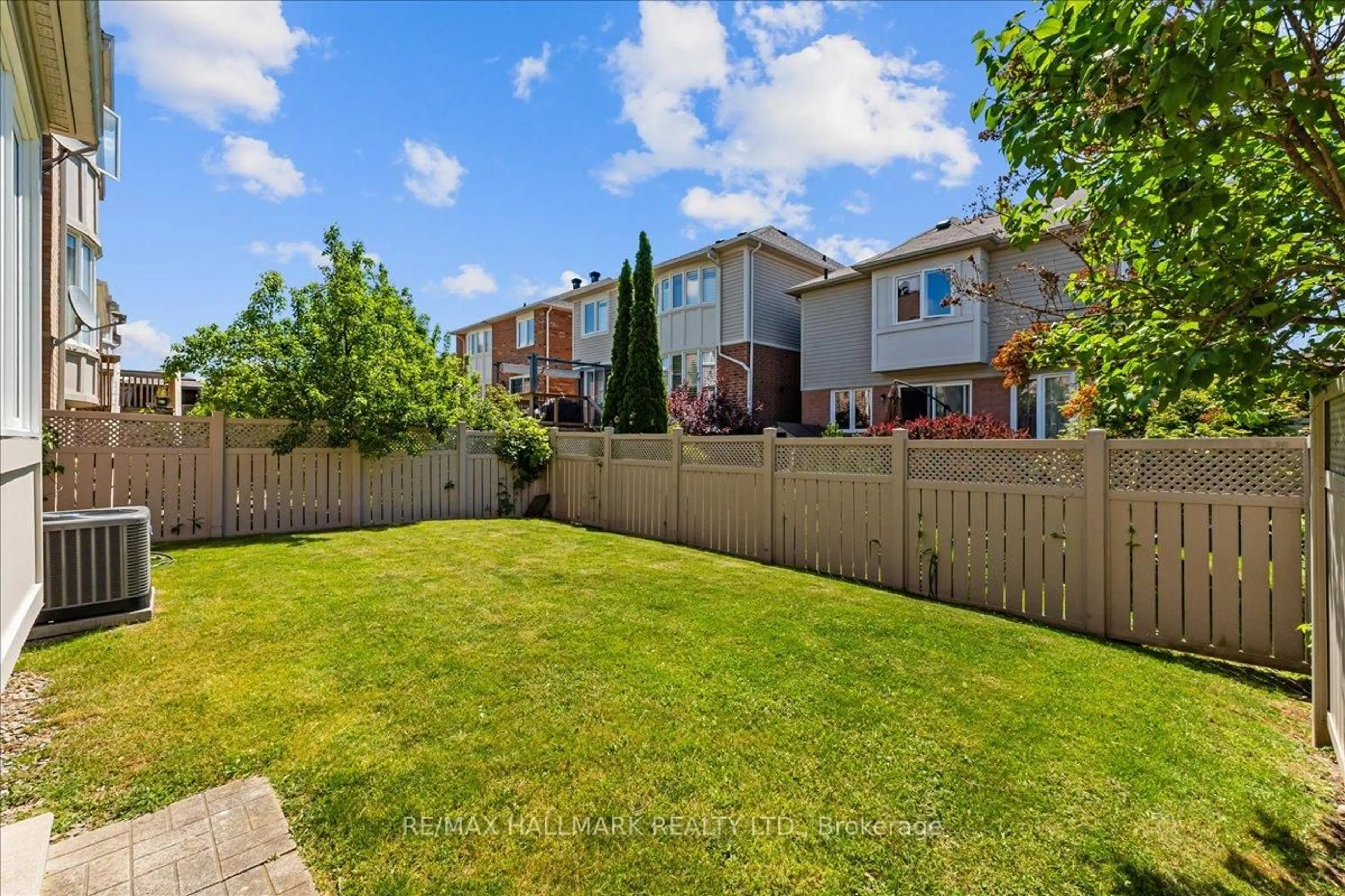A pic from outside/outdoor area/front of a property/back of a property/a pic from drone, street for 23 Clamerten Rd, Whitchurch-Stouffville Ontario L4A 0E8