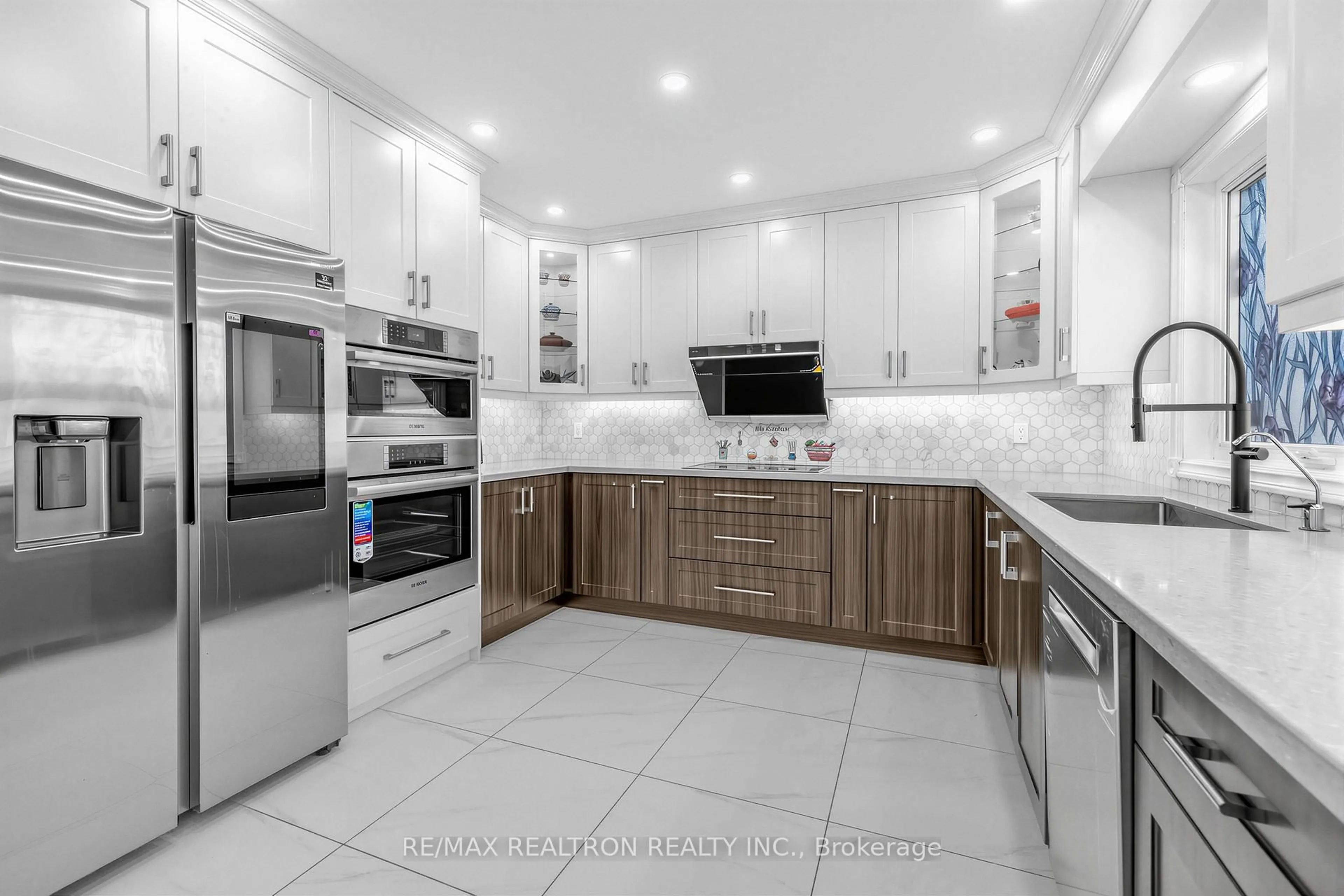 Contemporary kitchen, ceramic/tile floor for 10 MACRILL Rd, Markham Ontario L6C 1S2