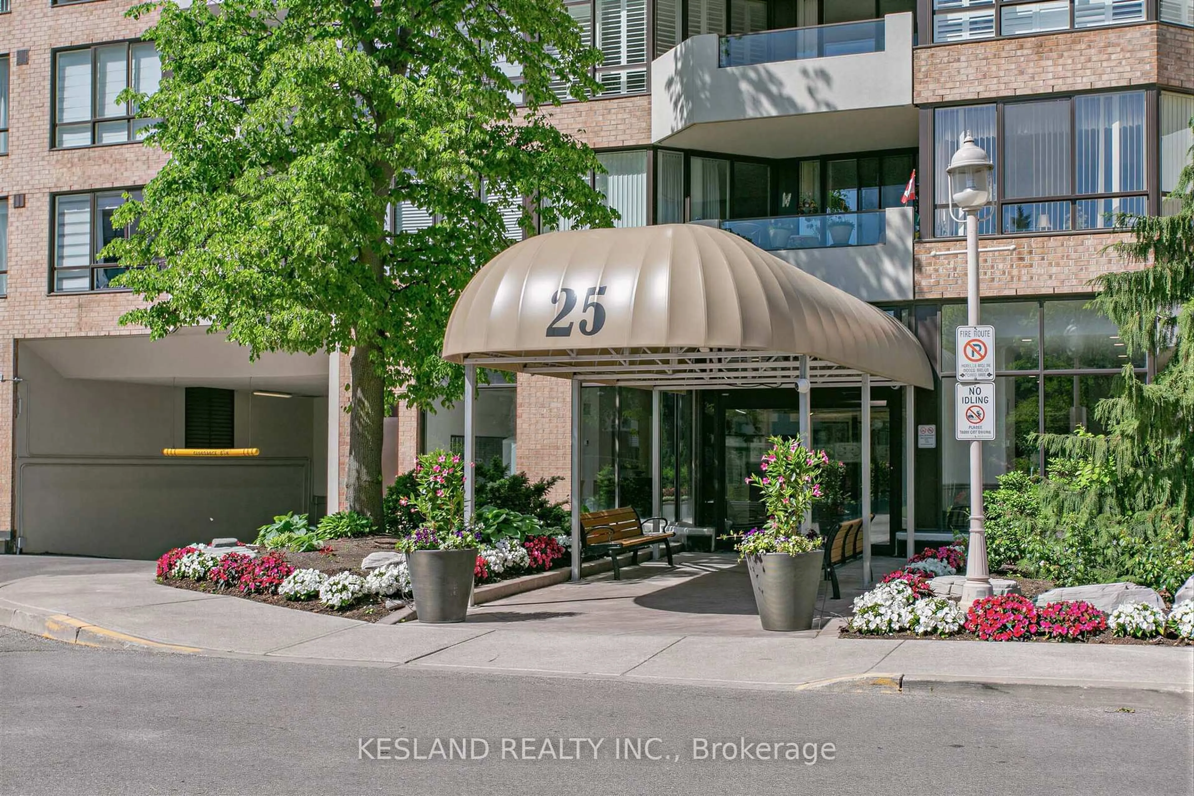 Indoor entryway for 25 Austin Dr #1022, Markham Ontario L3R 8H4