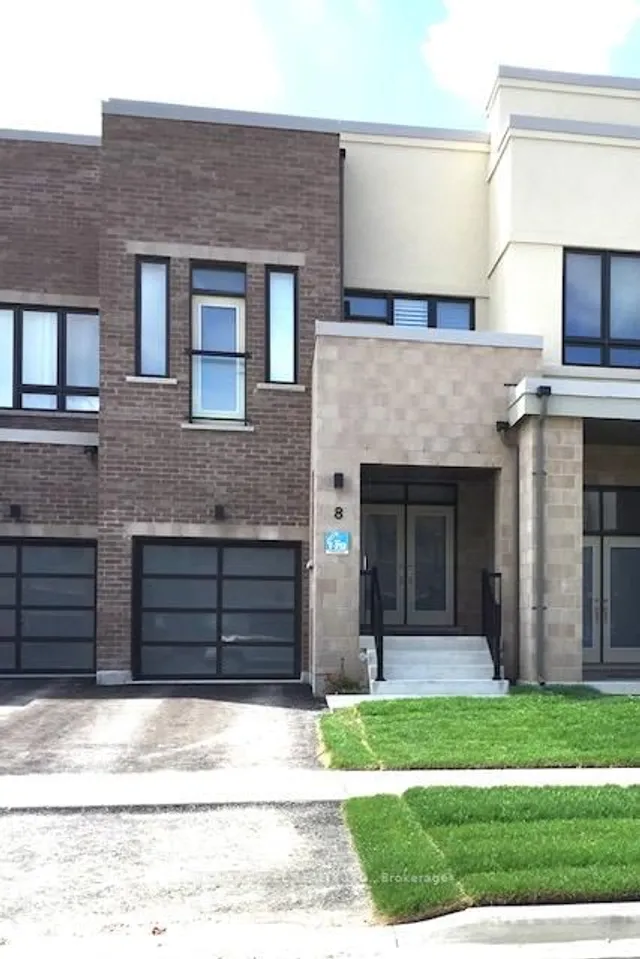 8 Helliwell Cres, Richmond Hill 3