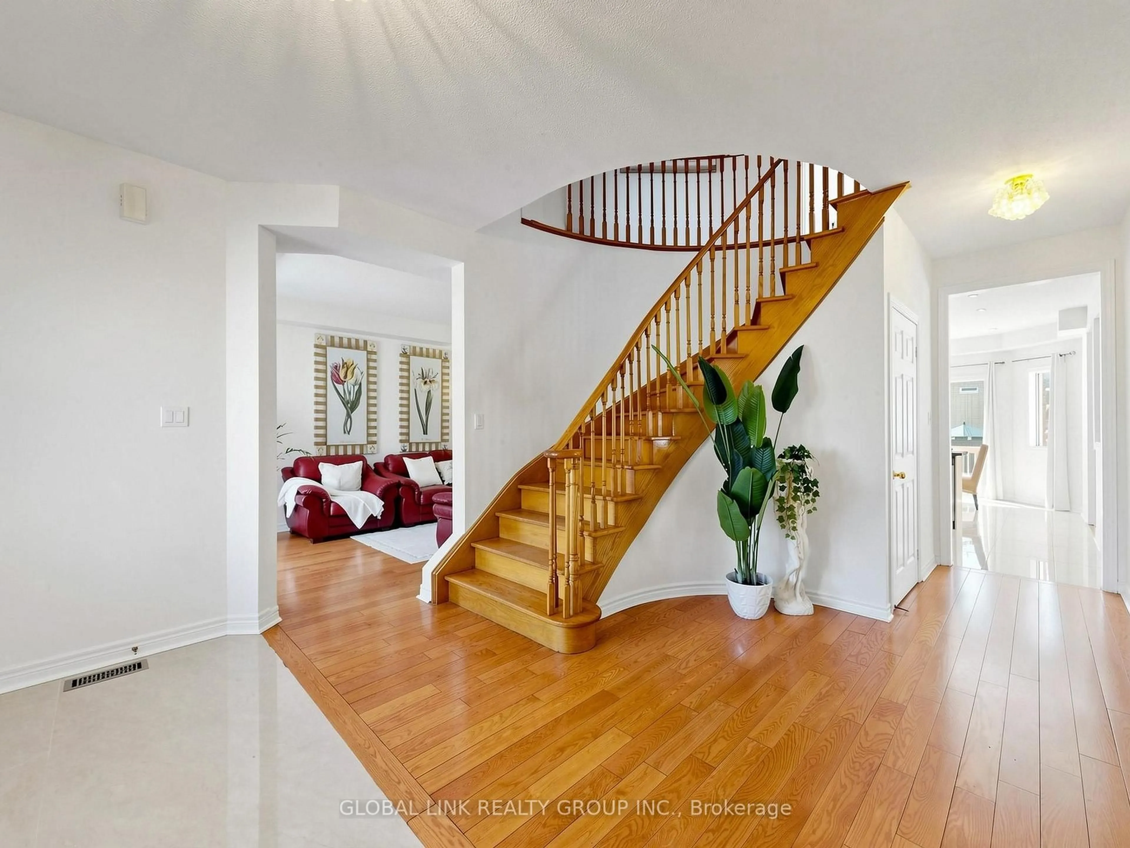 Unknown for 53 Jacob Way, Whitchurch-Stouffville Ontario L4A 1K8