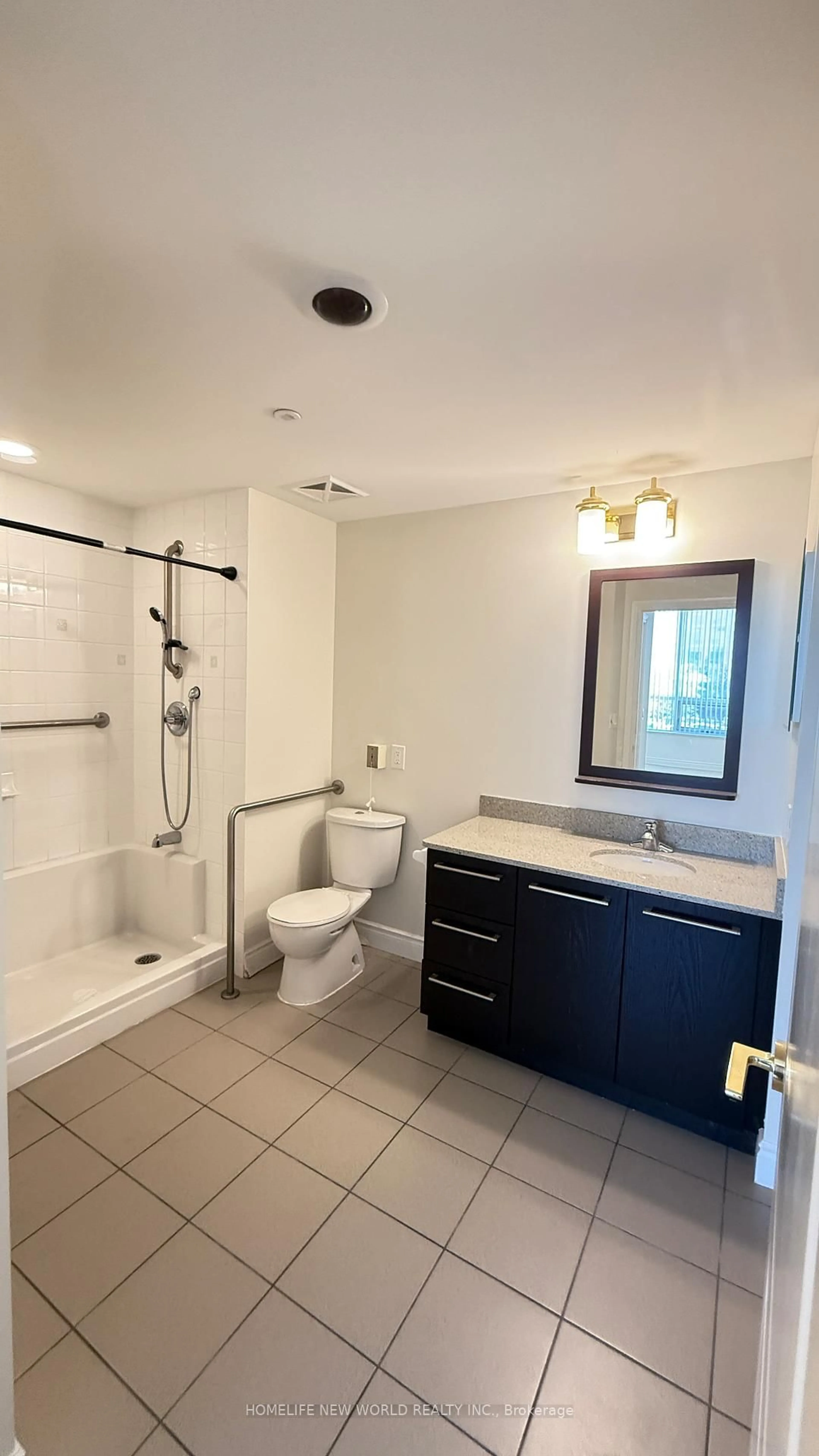 Standard bathroom, ceramic/tile floor for 11211 Yonge St #283, Richmond Hill Ontario L4S 0E9