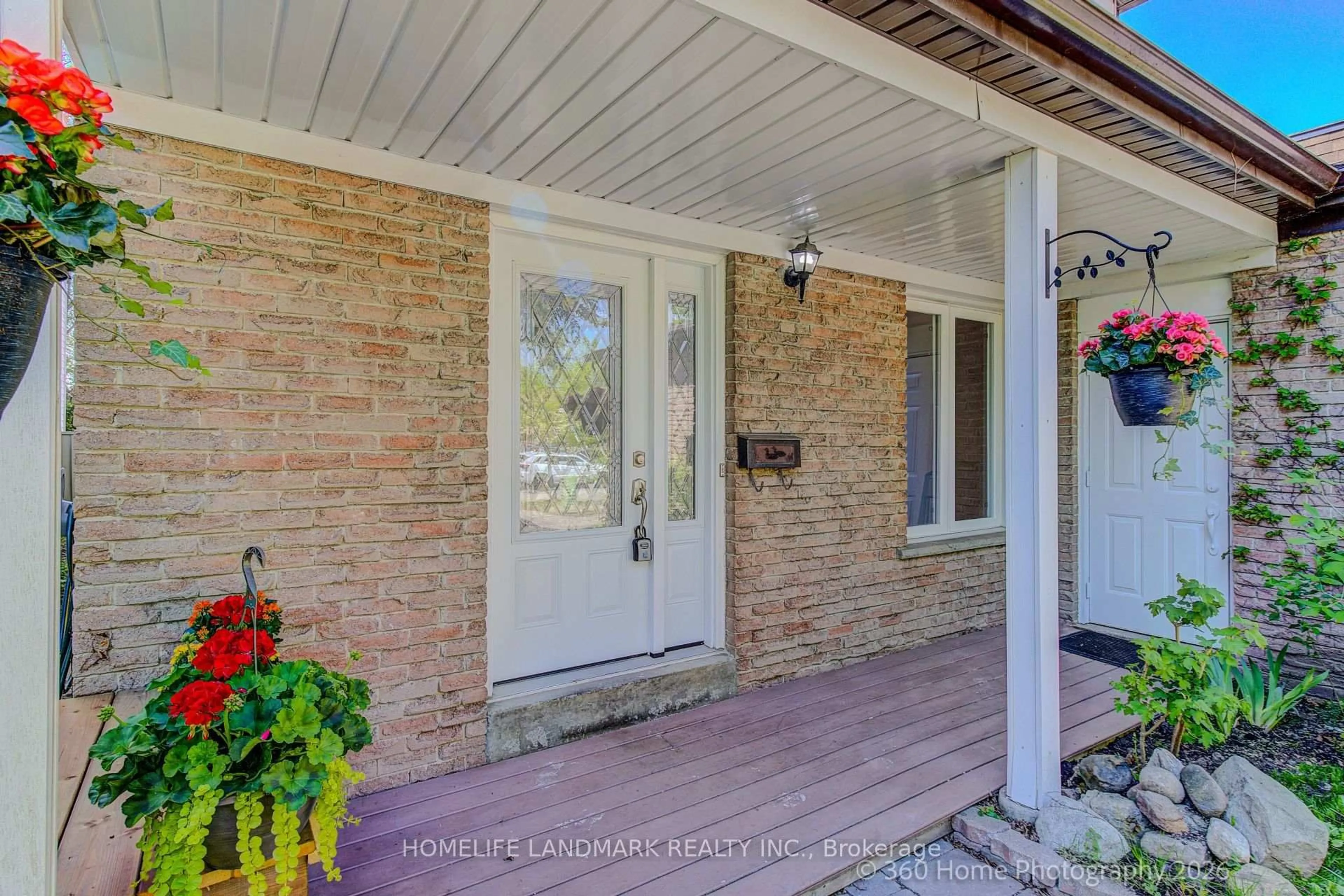 Indoor entryway for 33 kitsilano Cres, Richmond Hill Ontario L4C 5A4