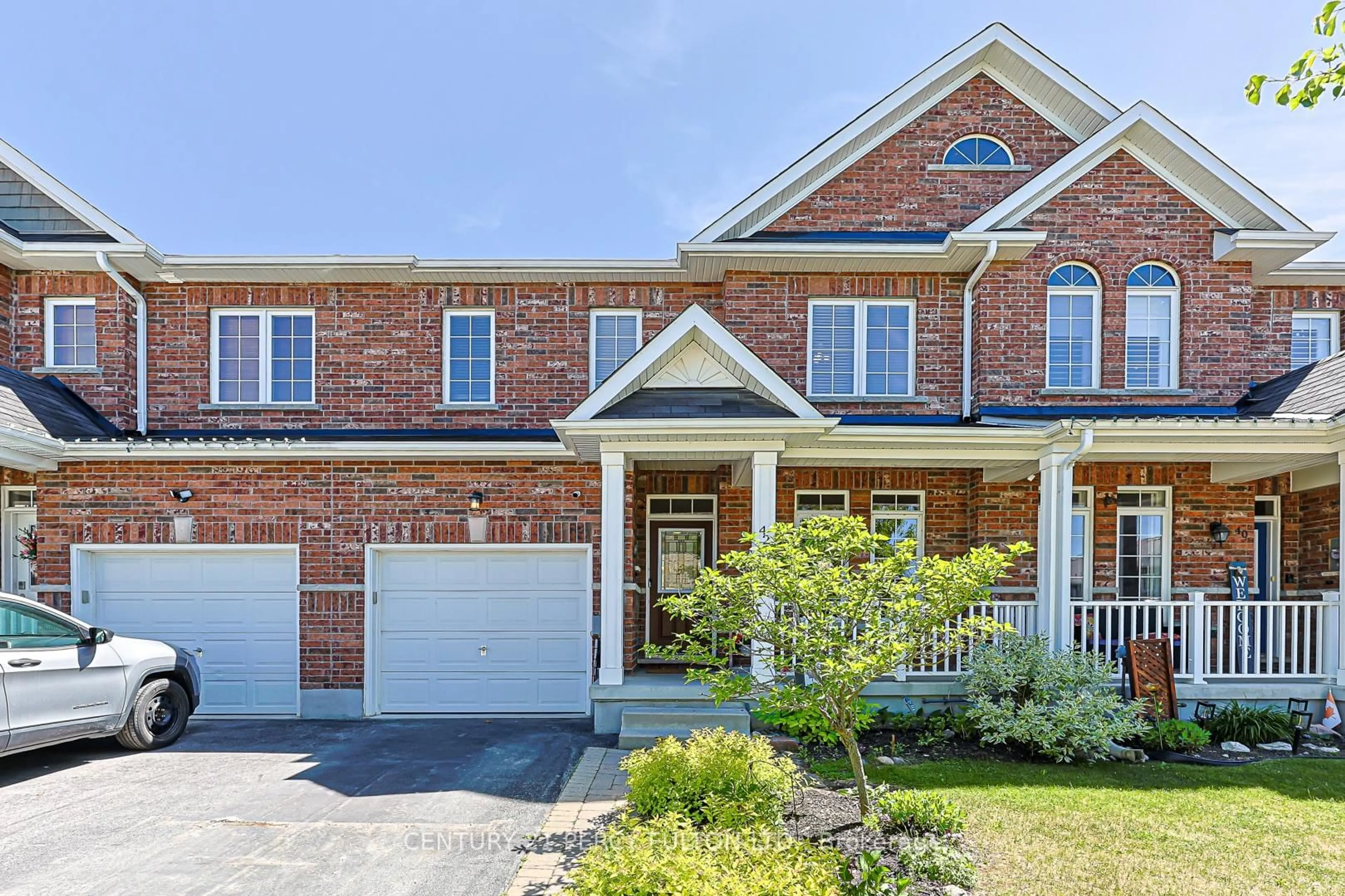 Home with brick exterior material, street for 42 Arthur Case Cres, East Gwillimbury Ontario L0G 1M0