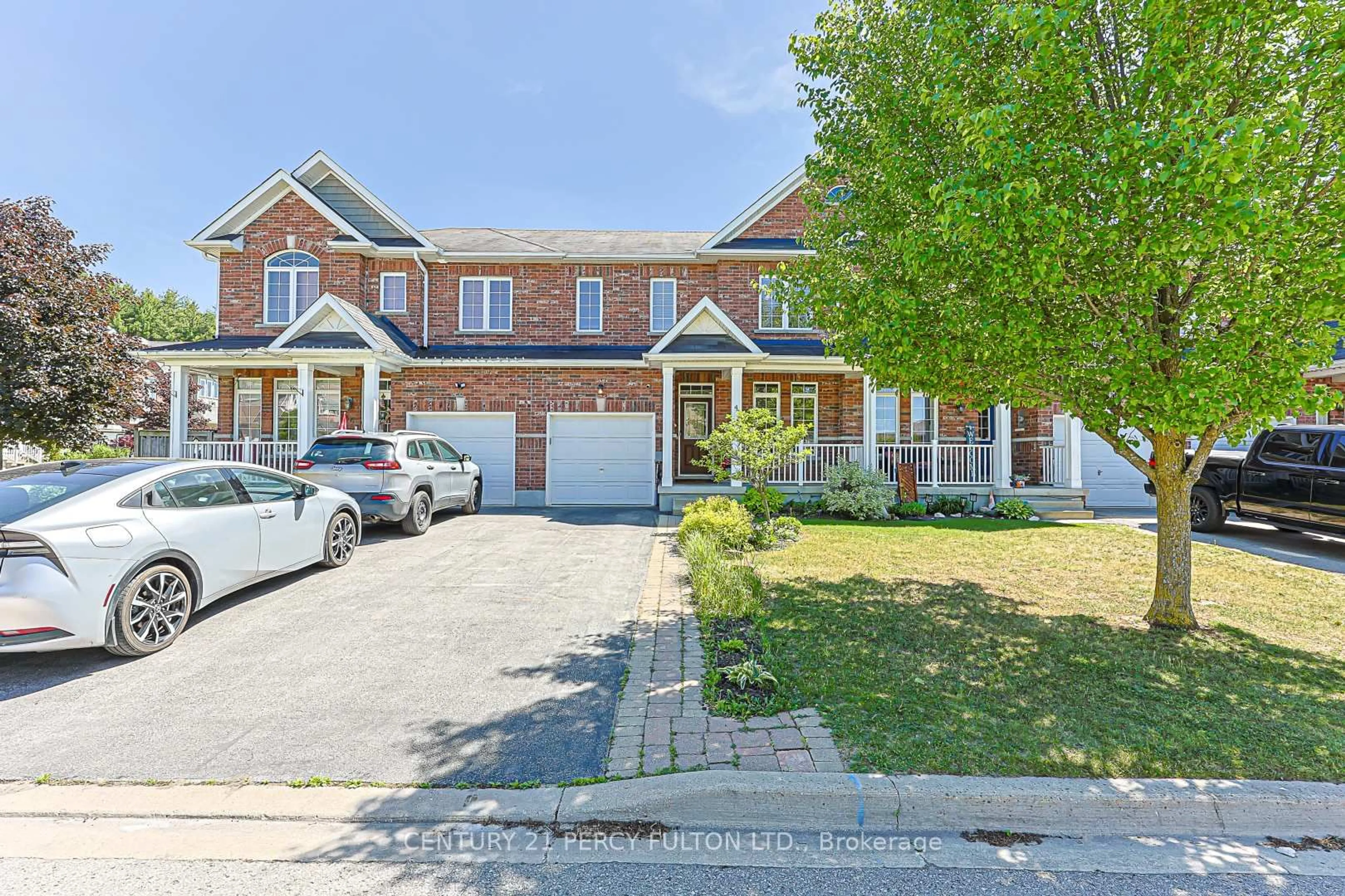 Home with brick exterior material, street for 42 Arthur Case Cres, East Gwillimbury Ontario L0G 1M0