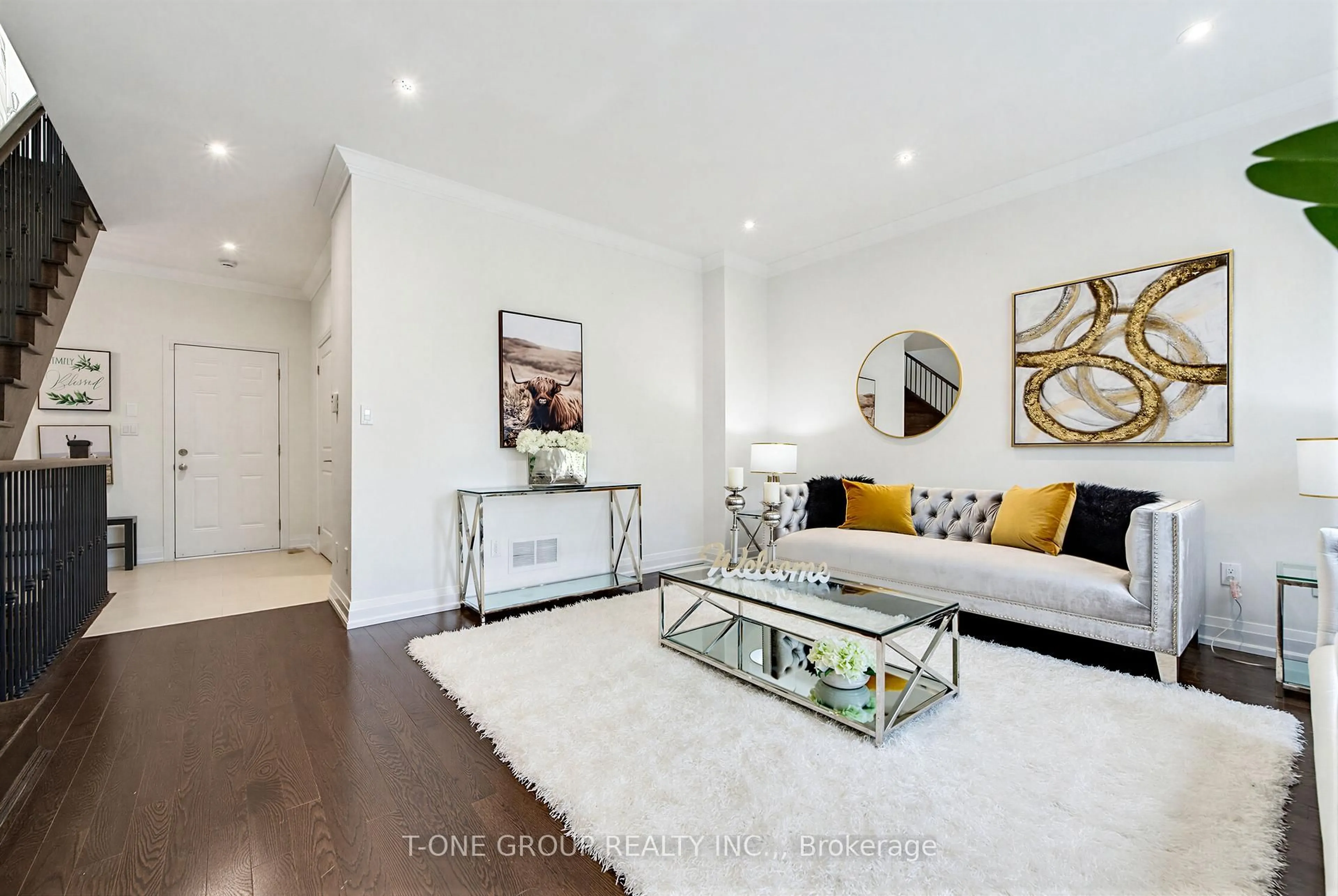 Living room with furniture, unknown for 57 Village Pkwy #38, Markham Ontario L3R 4Z7