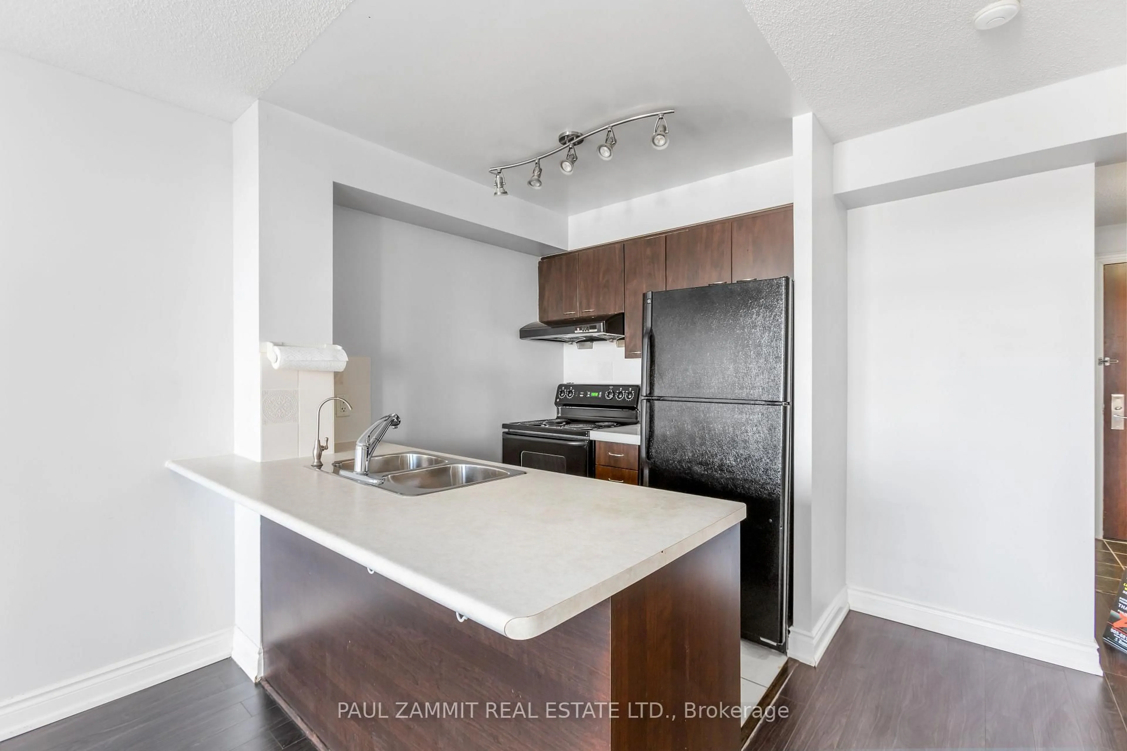 Standard kitchen, unknown for 88 Times Ave #615, Markham Ontario L3T 7Z4