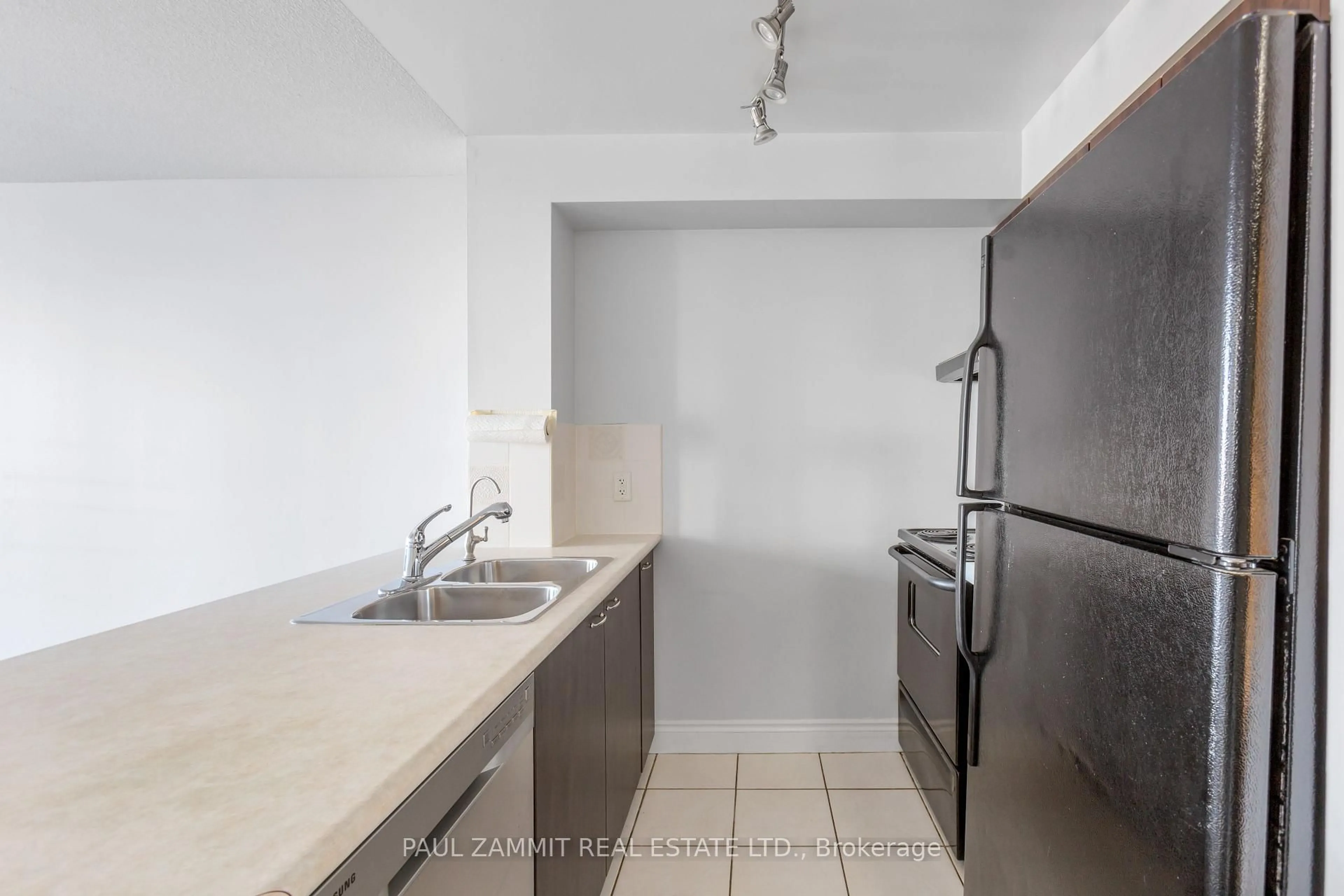Standard kitchen, unknown for 88 Times Ave #615, Markham Ontario L3T 7Z4