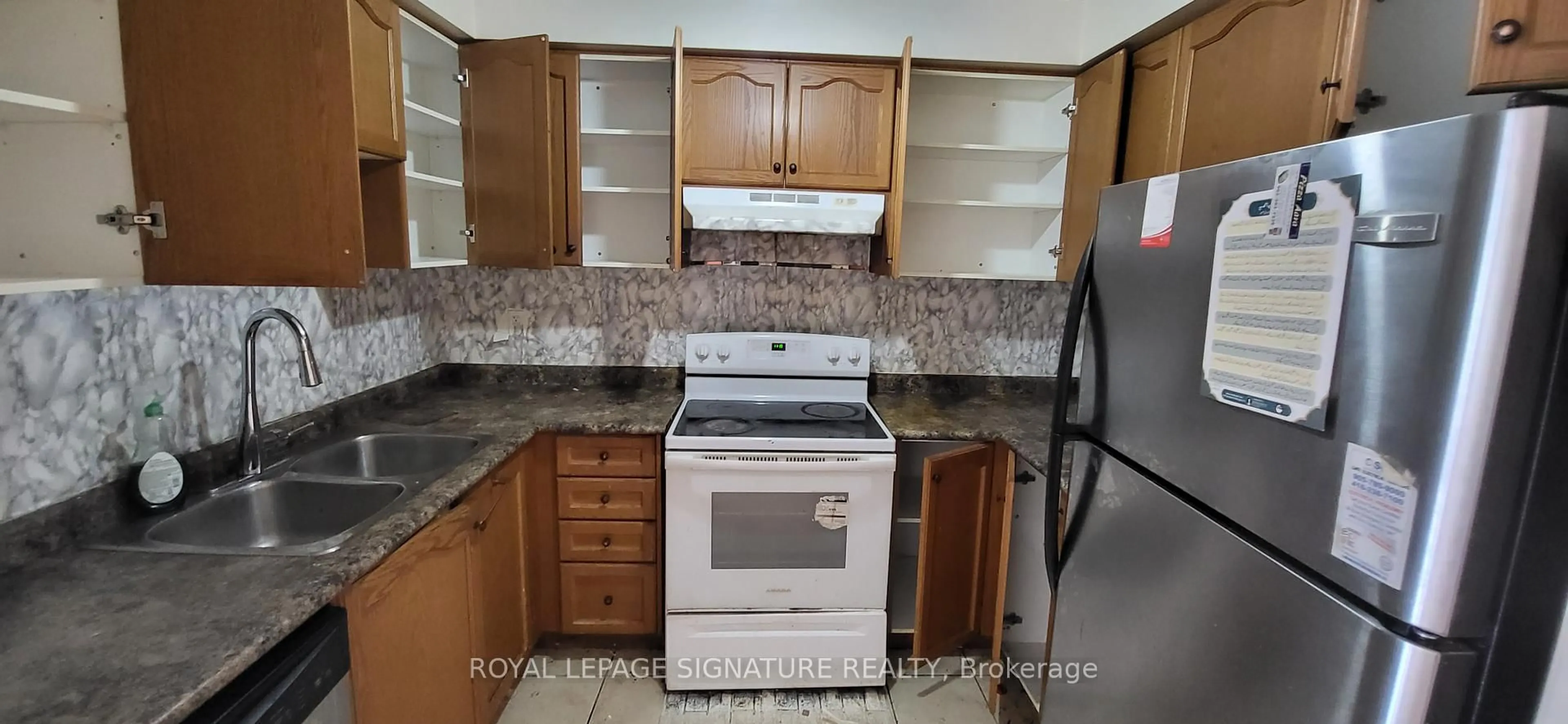 Standard kitchen, ceramic/tile floor for 91 Nasir Cres, Vaughan Ontario L6A 3B2