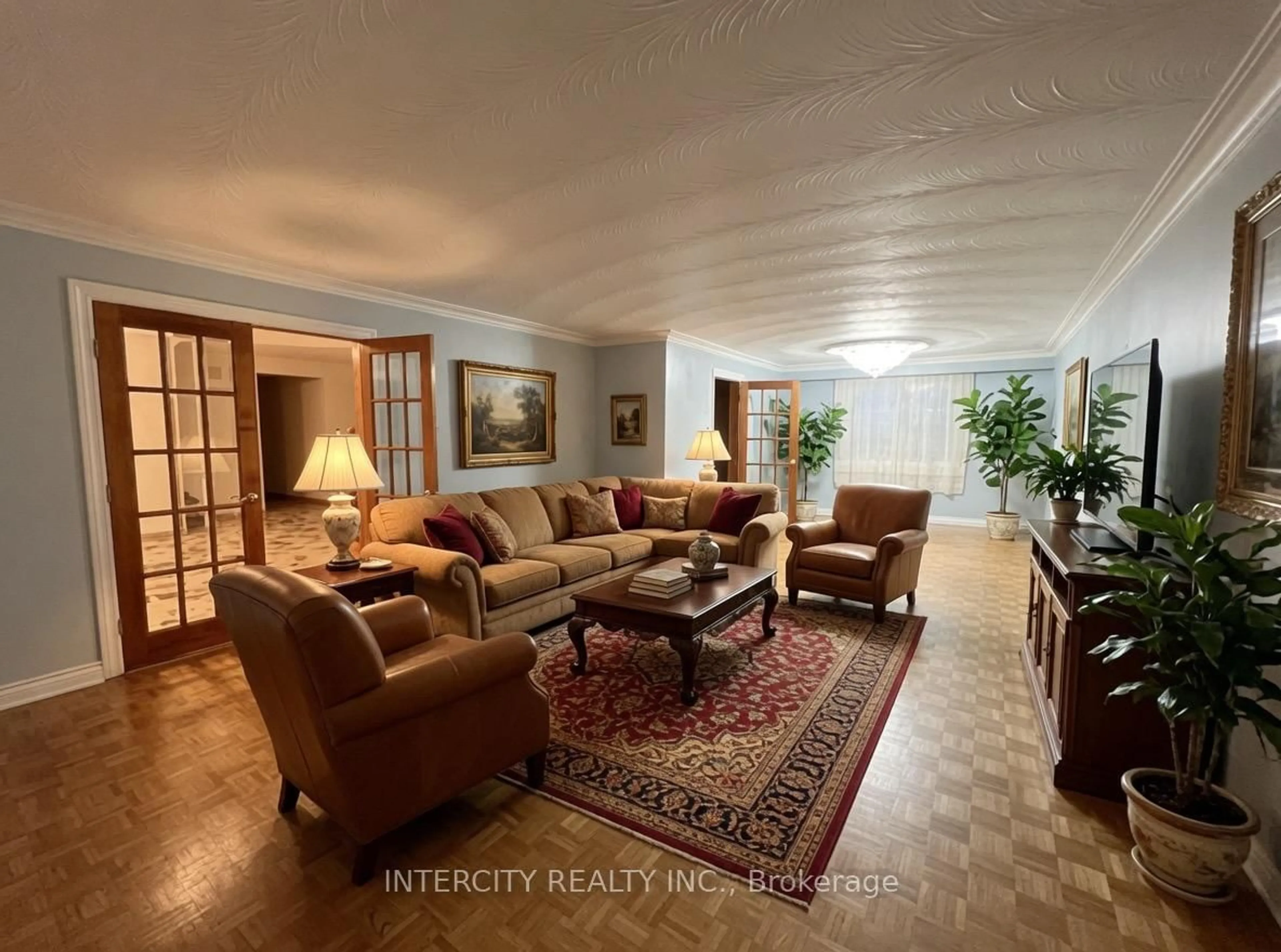 Living room with furniture, unknown for 3525 Tenth Line, Bradford West Gwillimbury Ontario L3Z 3L9
