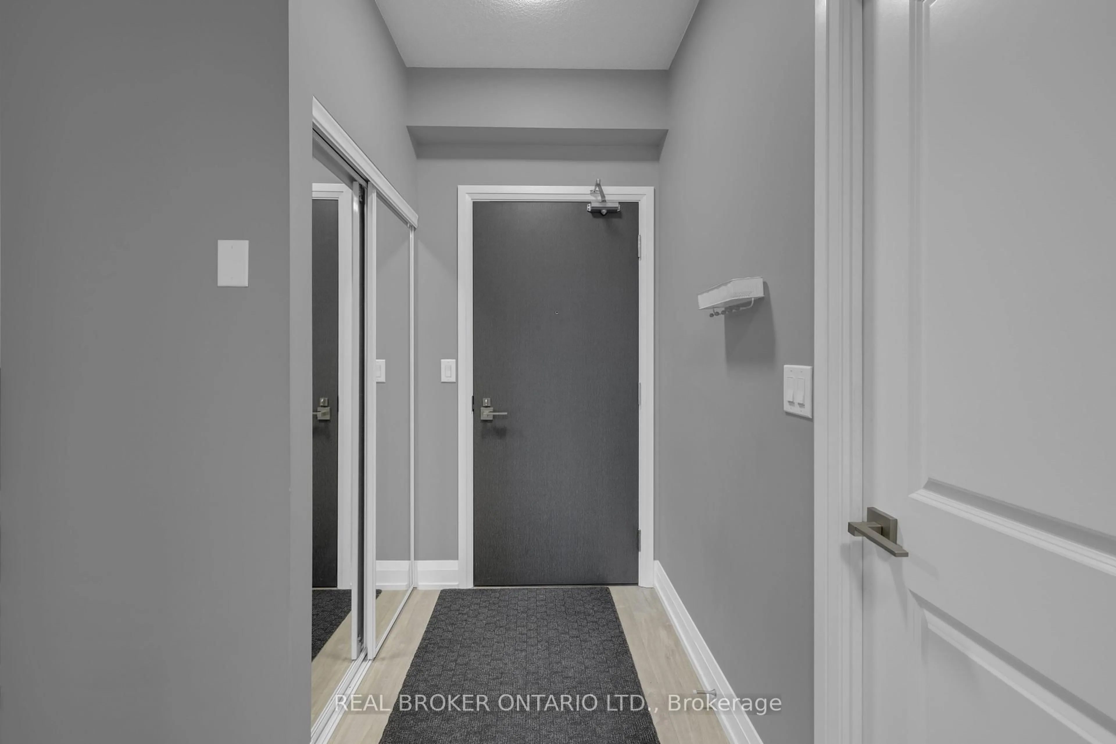 Indoor entryway for 3600 Highway 7 Ave #407, Vaughan Ontario L4L 0G7