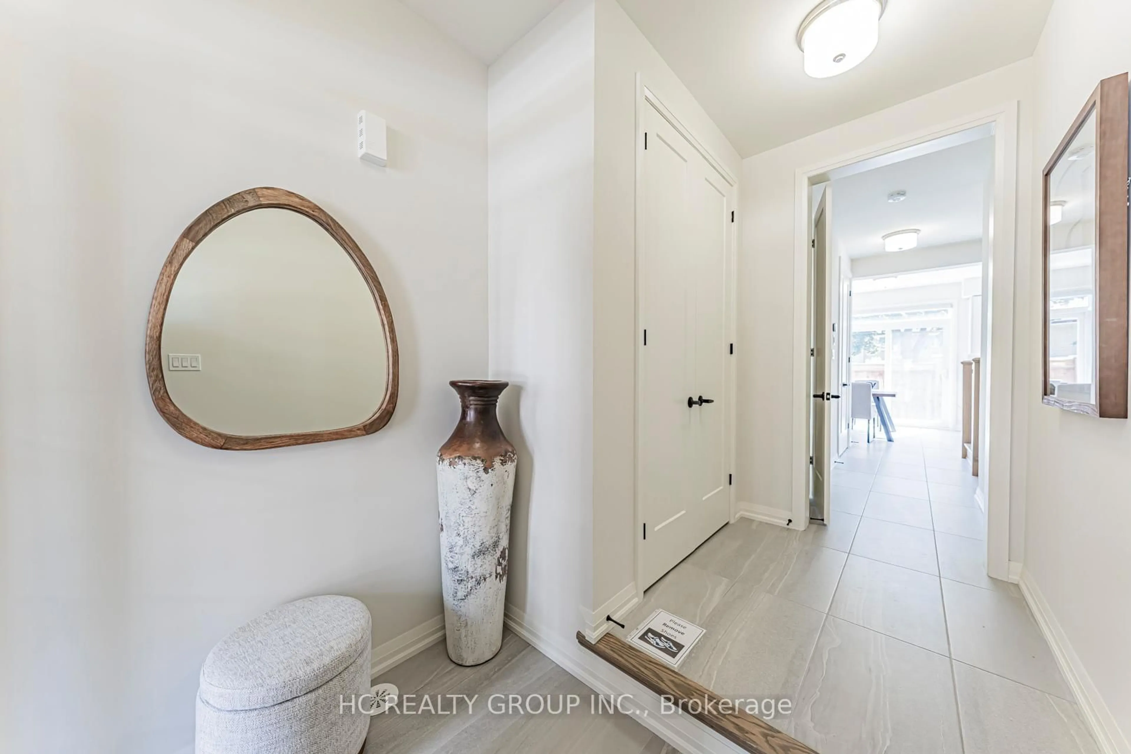 Indoor entryway for 5 John Carter Way, Markham Ontario L3P 0P7