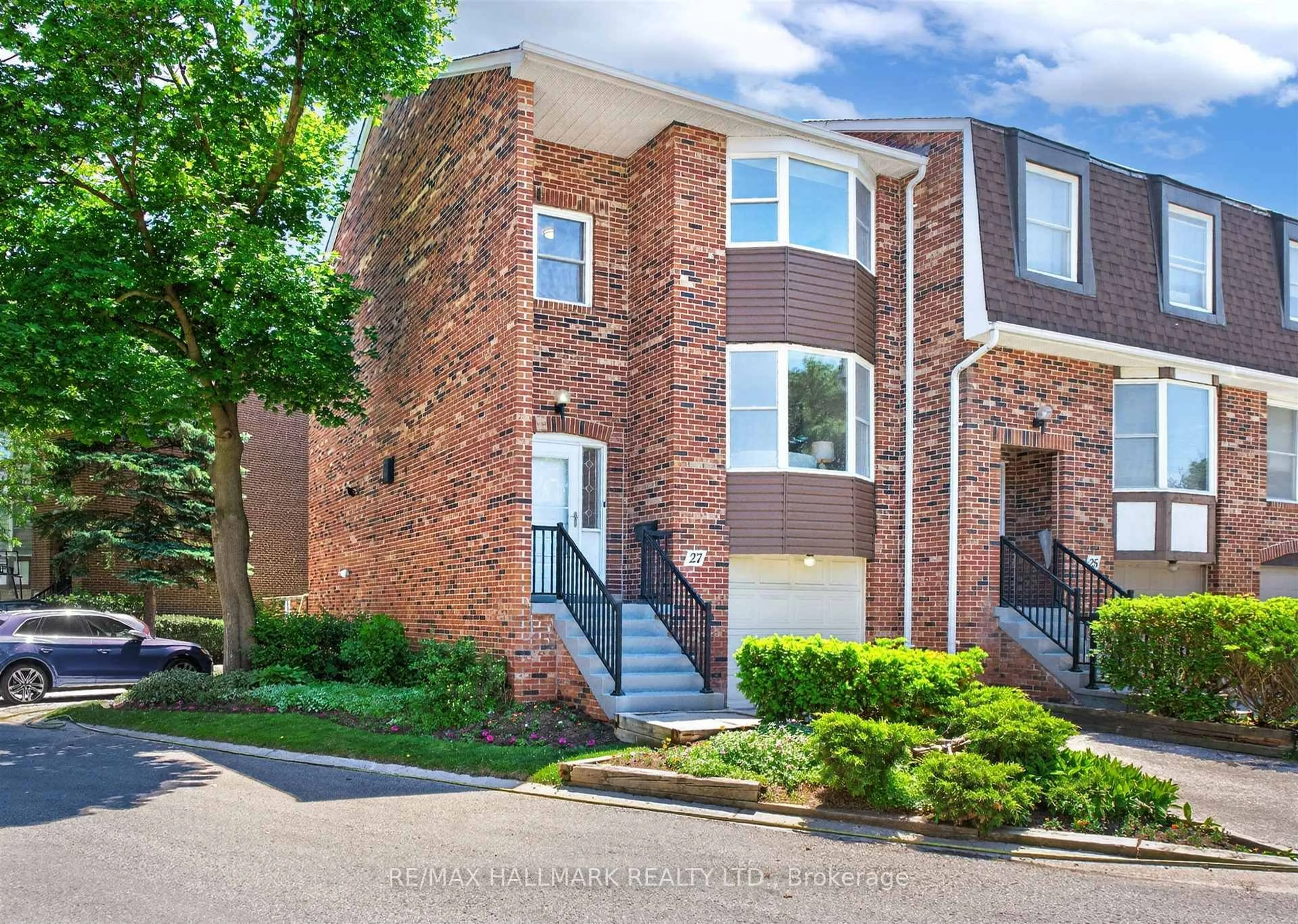 Home with brick exterior material, street for 27 Hyde Park Crt #13, Markham Ontario L3T 4X8