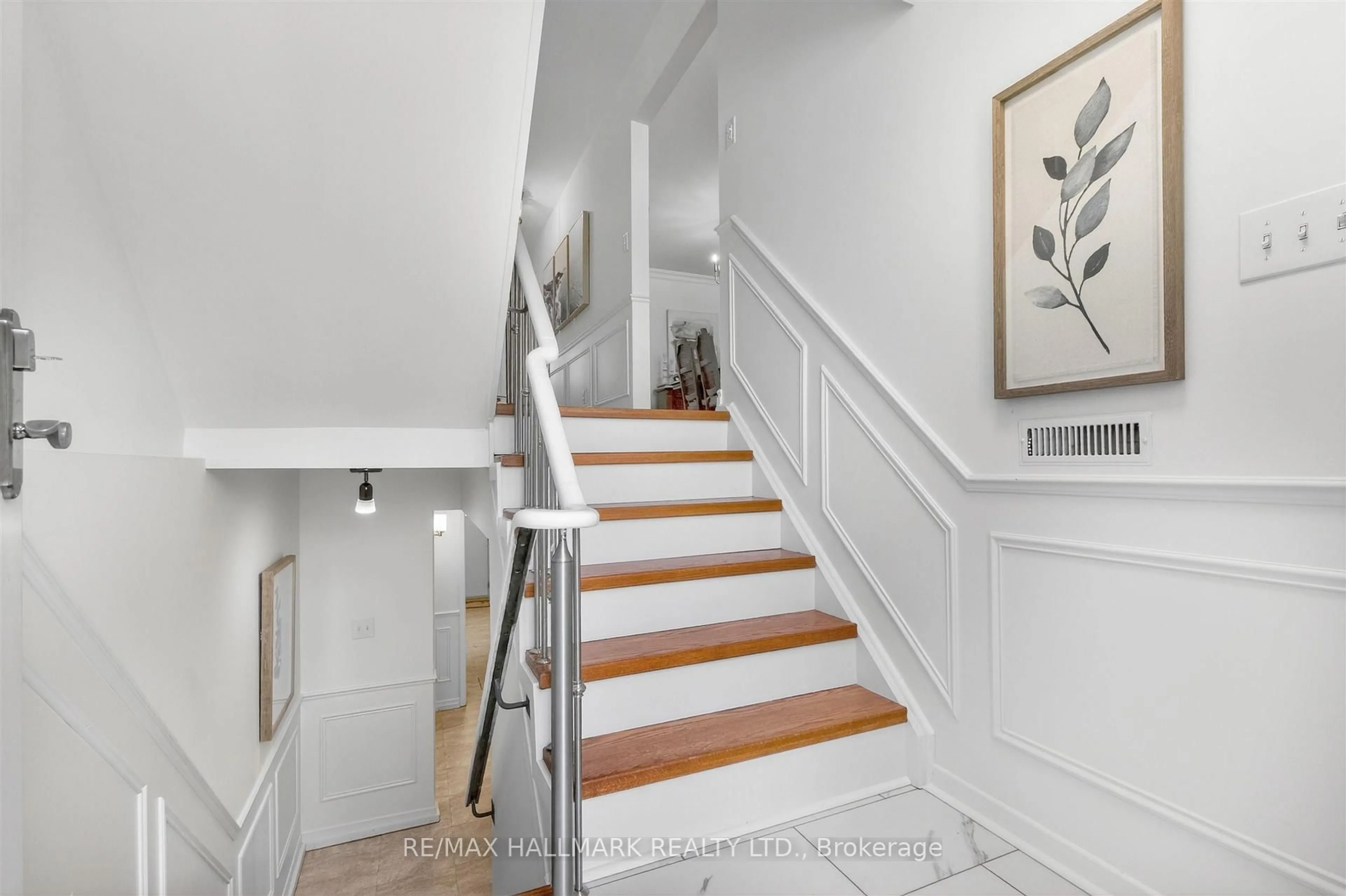 Unknown for 27 Hyde Park Crt #13, Markham Ontario L3T 4X8