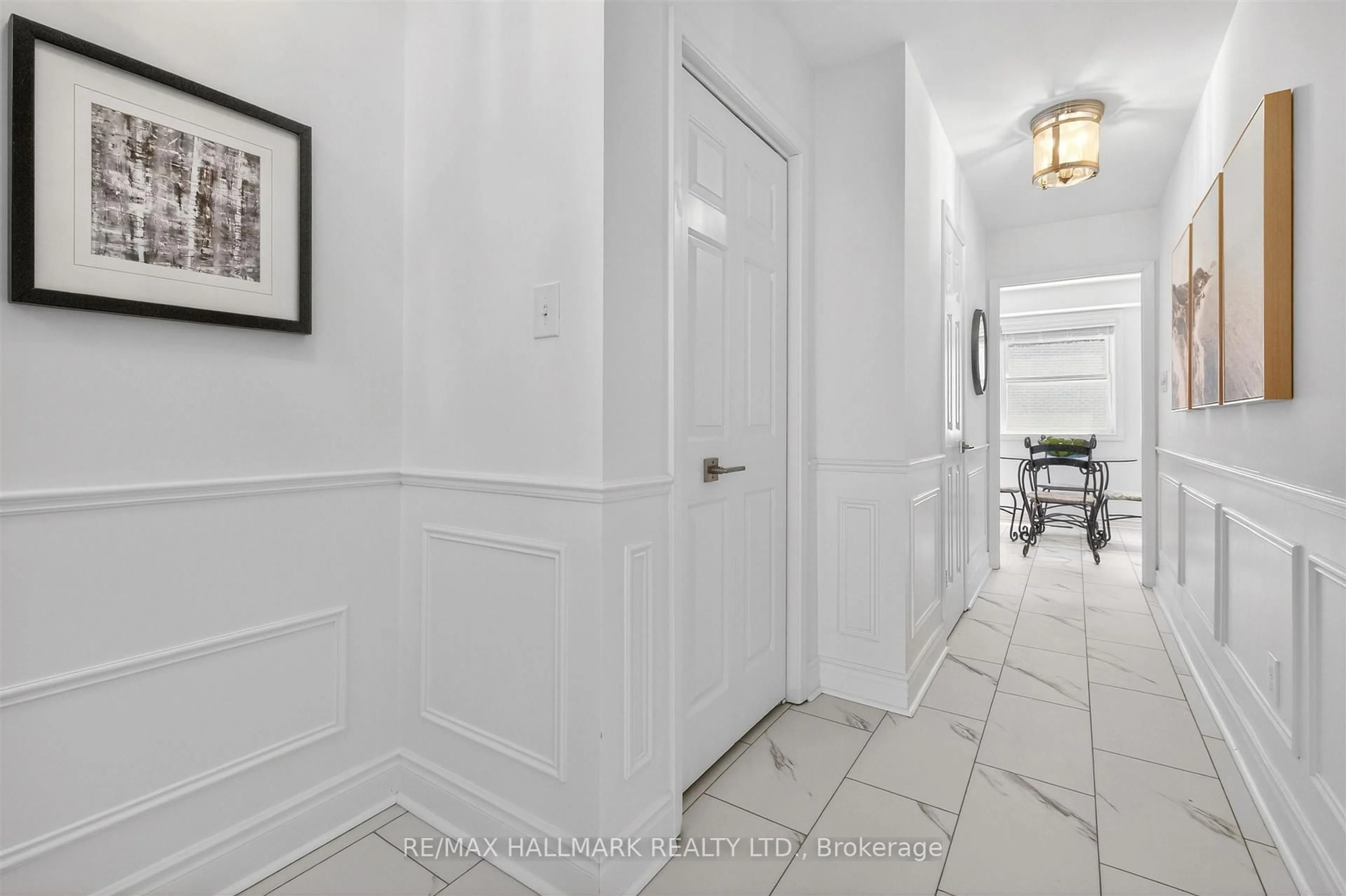 Indoor entryway for 27 Hyde Park Crt #13, Markham Ontario L3T 4X8