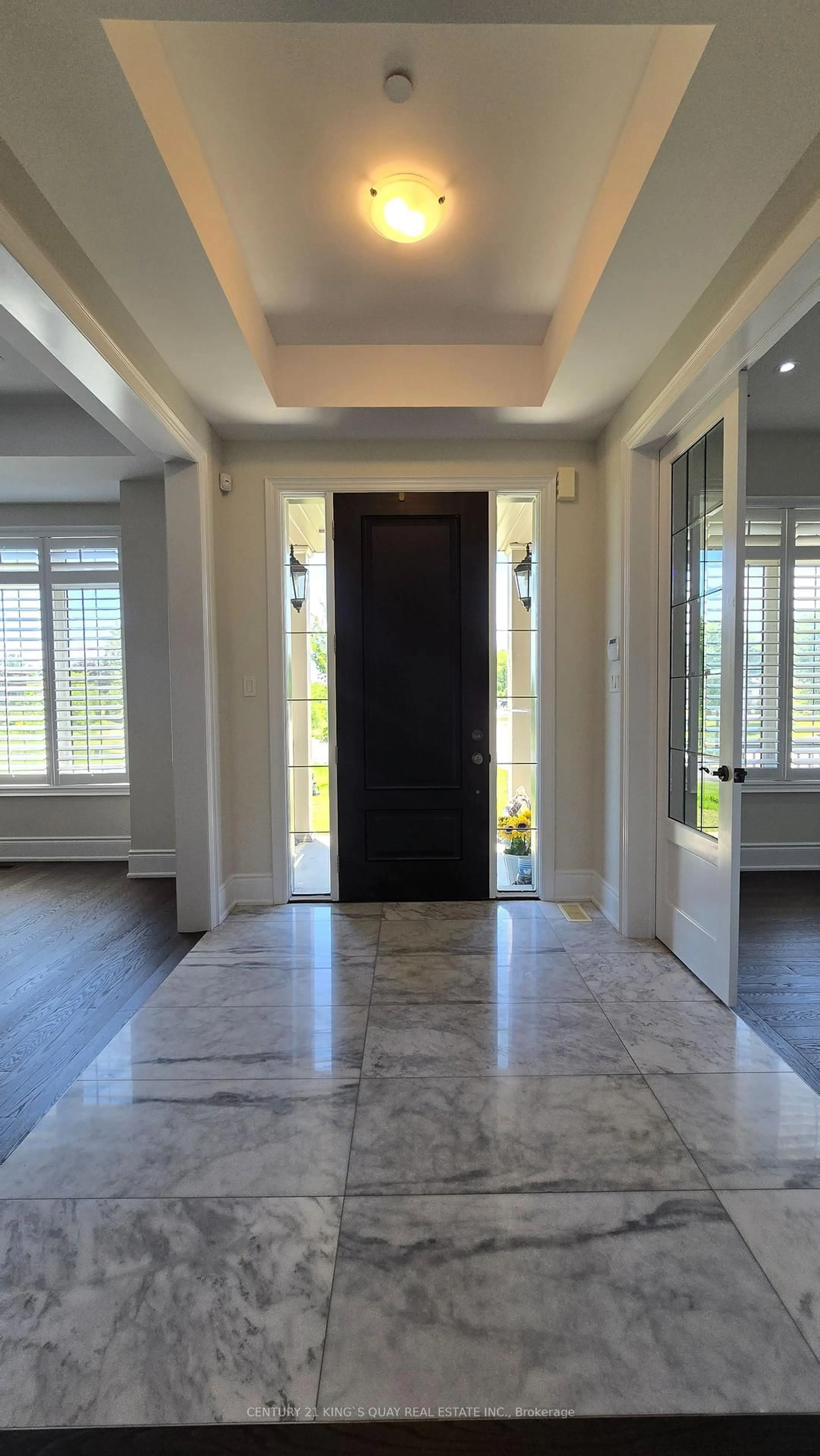 Indoor entryway for 6 Kingstree Crt, Whitchurch-Stouffville Ontario L4A 0G9