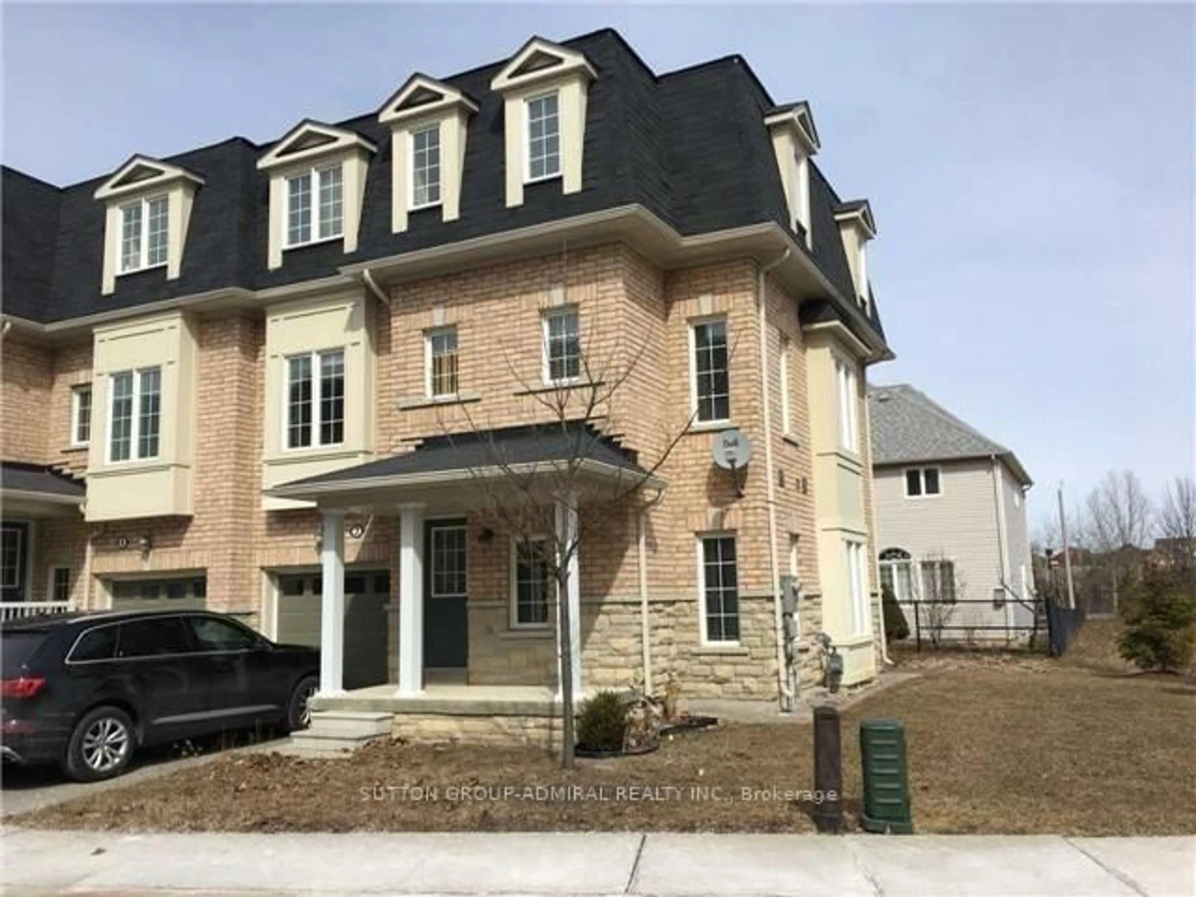Home with brick exterior material, street for 15 Old Colony Rd #2, Richmond Hill Ontario L4E 4L5