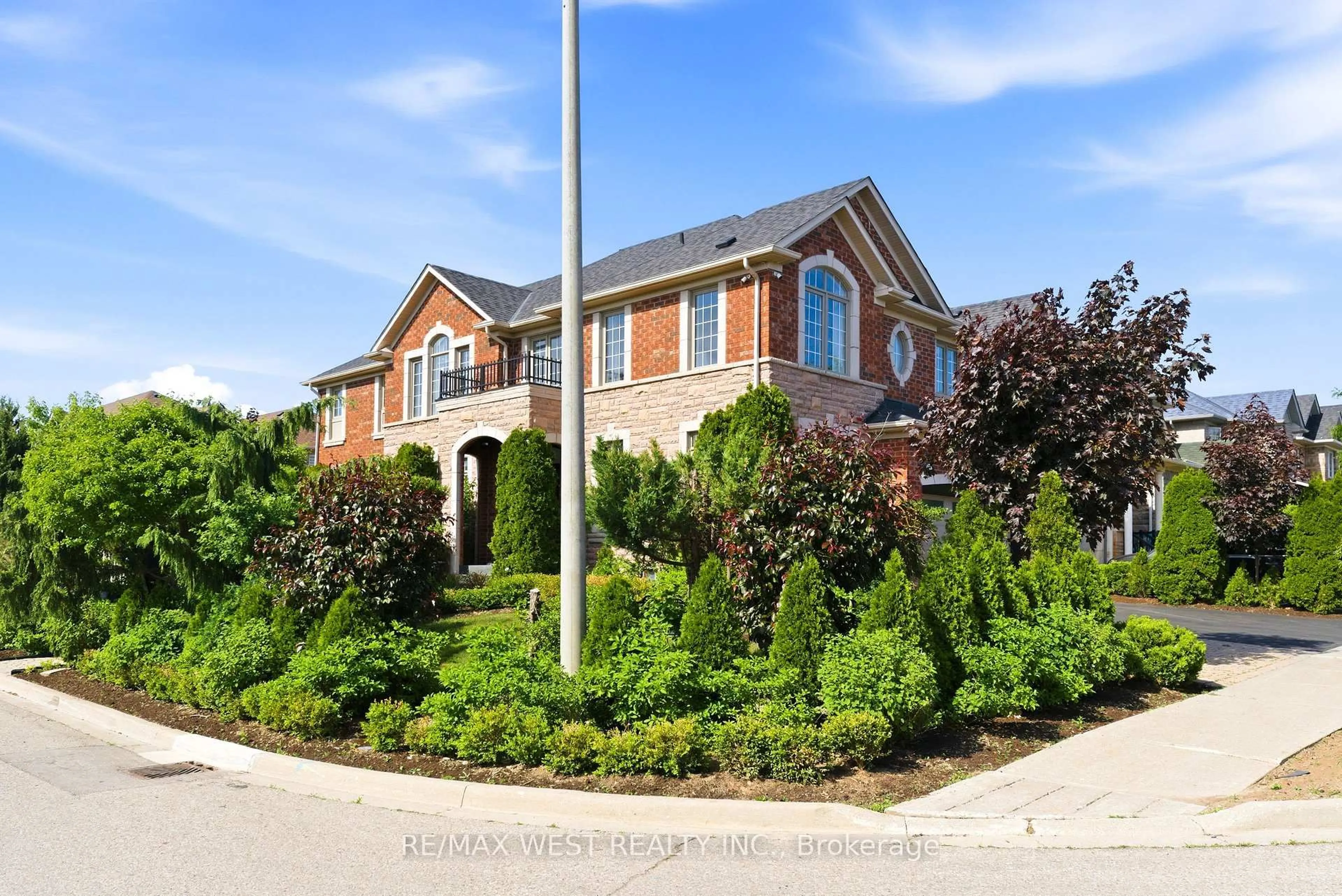 Home with brick exterior material, street for 127 Ozner Cres, Vaughan Ontario L4H 0G1
