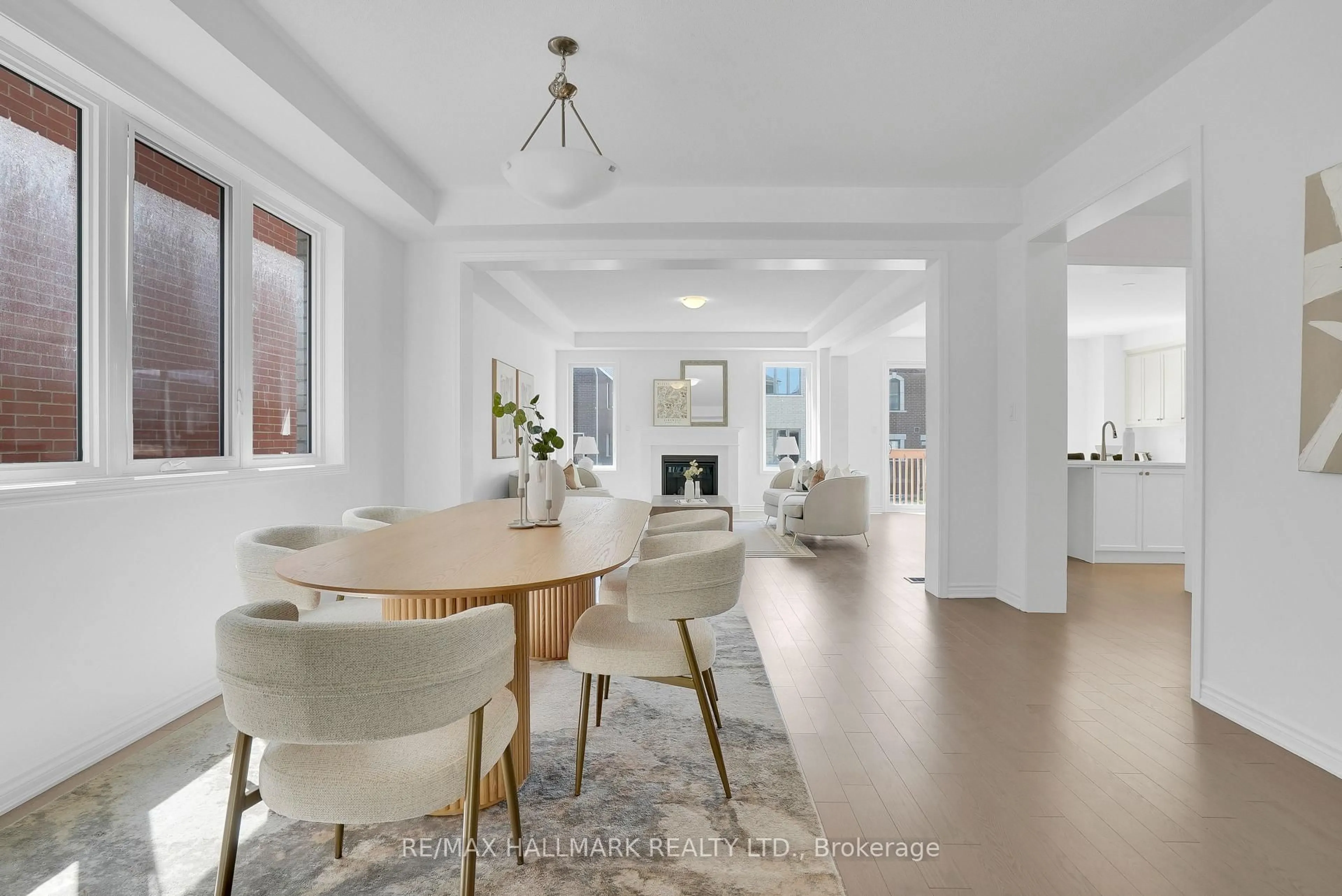 Dining room, unknown for 633 Mika St, Innisfil Ontario L9S 0R9