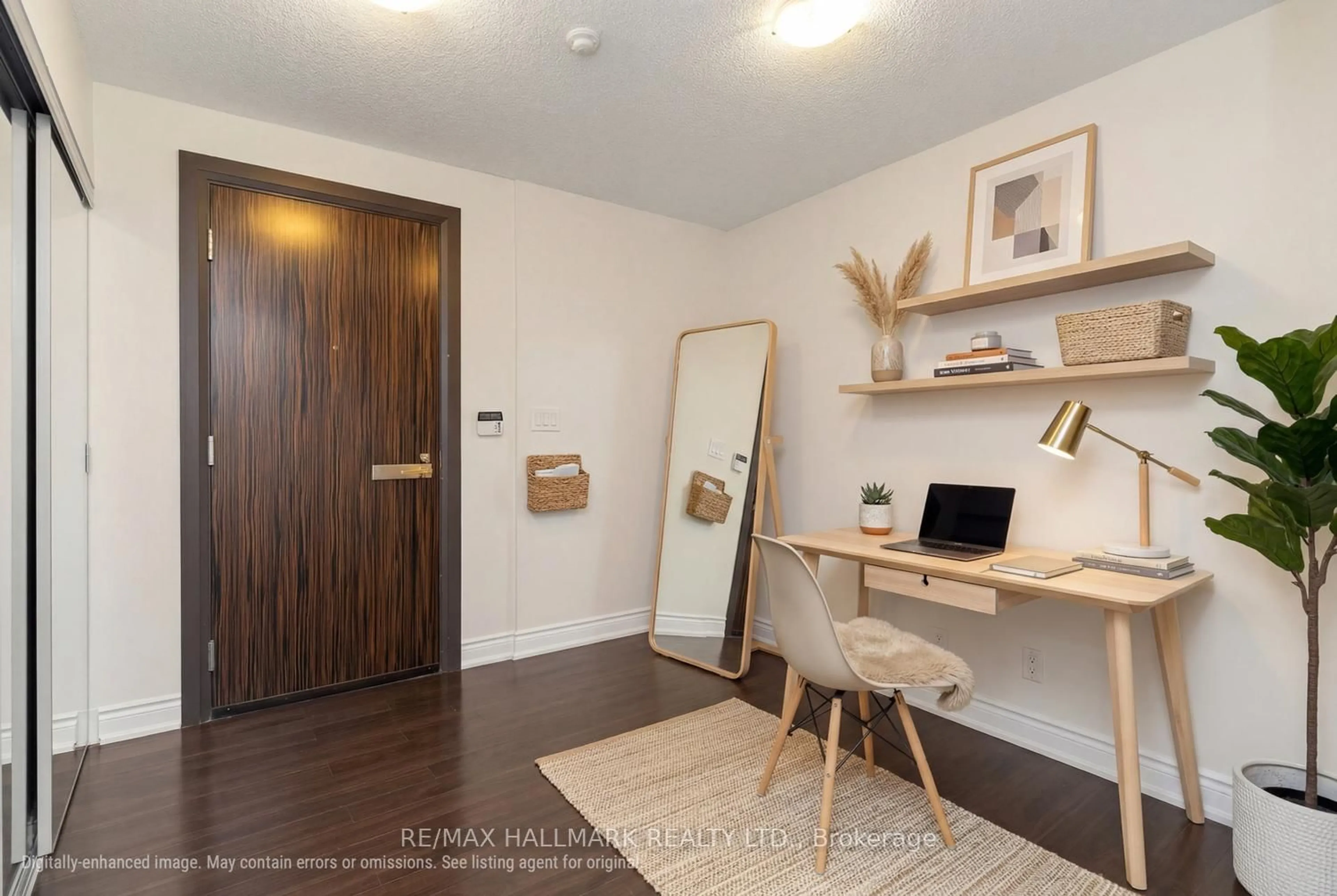 Indoor entryway for 253 South Park Rd #308, Markham Ontario L3T 0B4