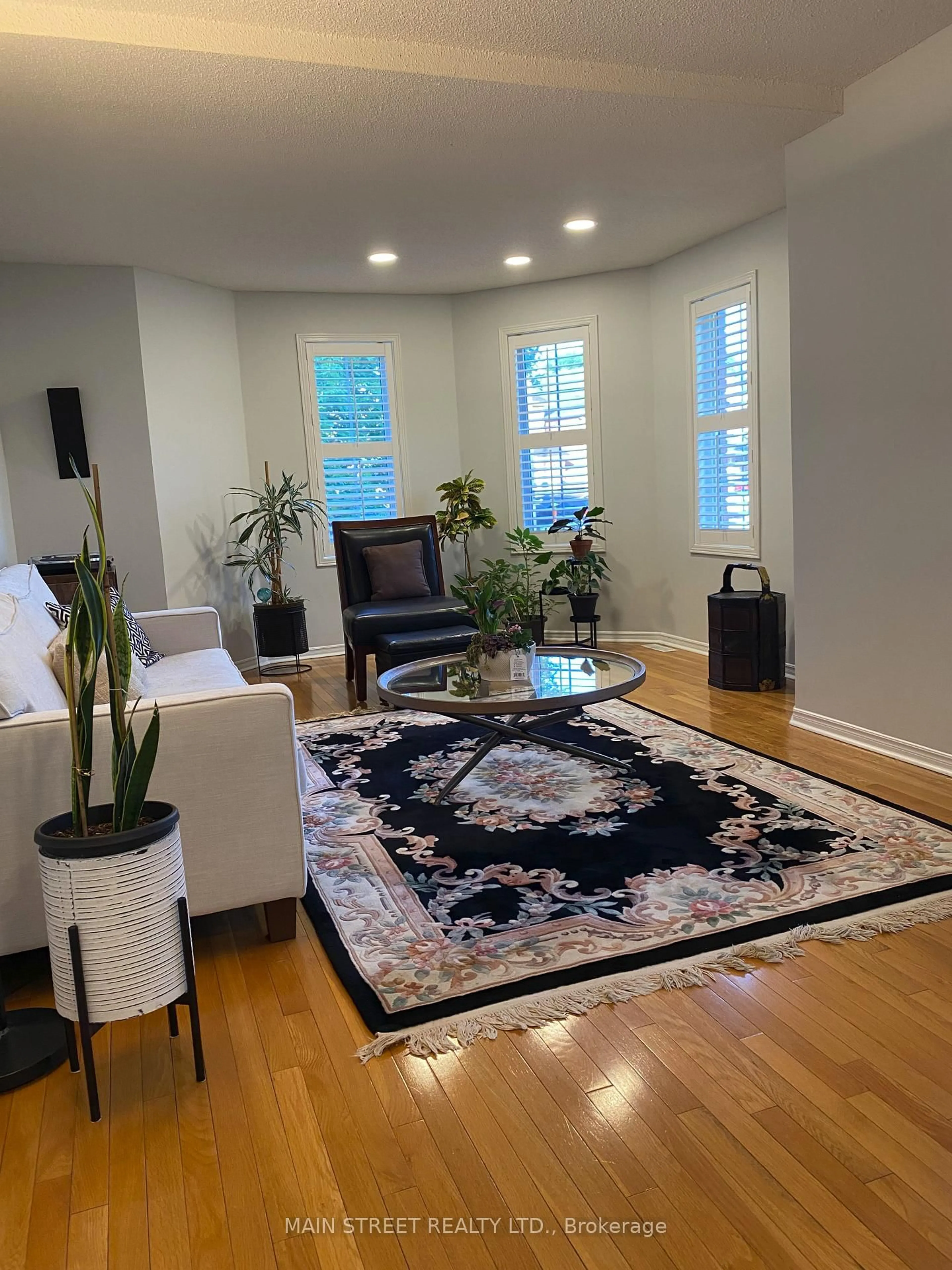 Living room with furniture, unknown for 20 Horstman St, Markham Ontario L3S 4G7