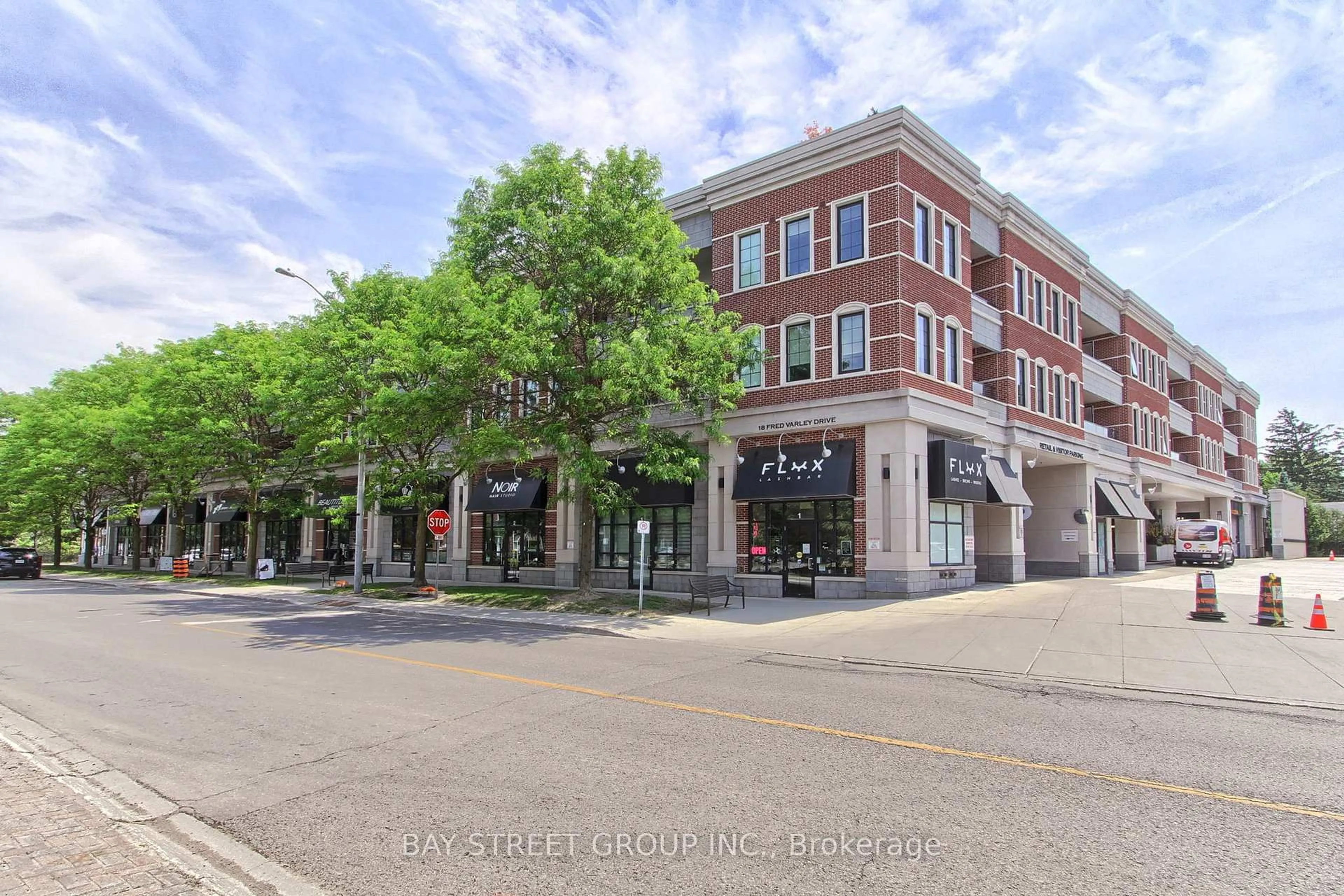 Patio, building for 20 Fred Varley Dr #312, Markham Ontario L3R 1S4
