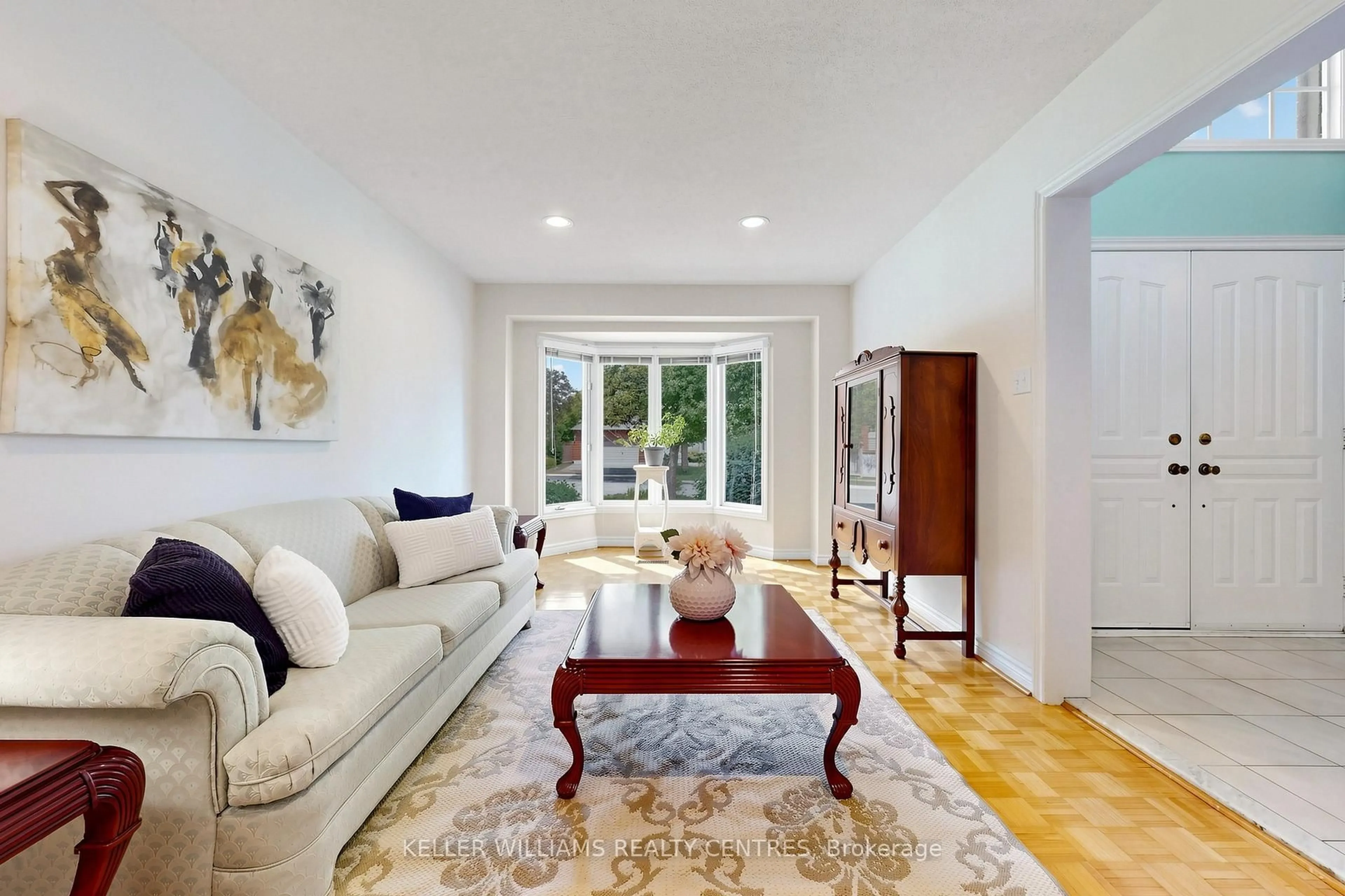 Living room with furniture, unknown for 69 Gilbank Dr, Aurora Ontario L4G 6H9
