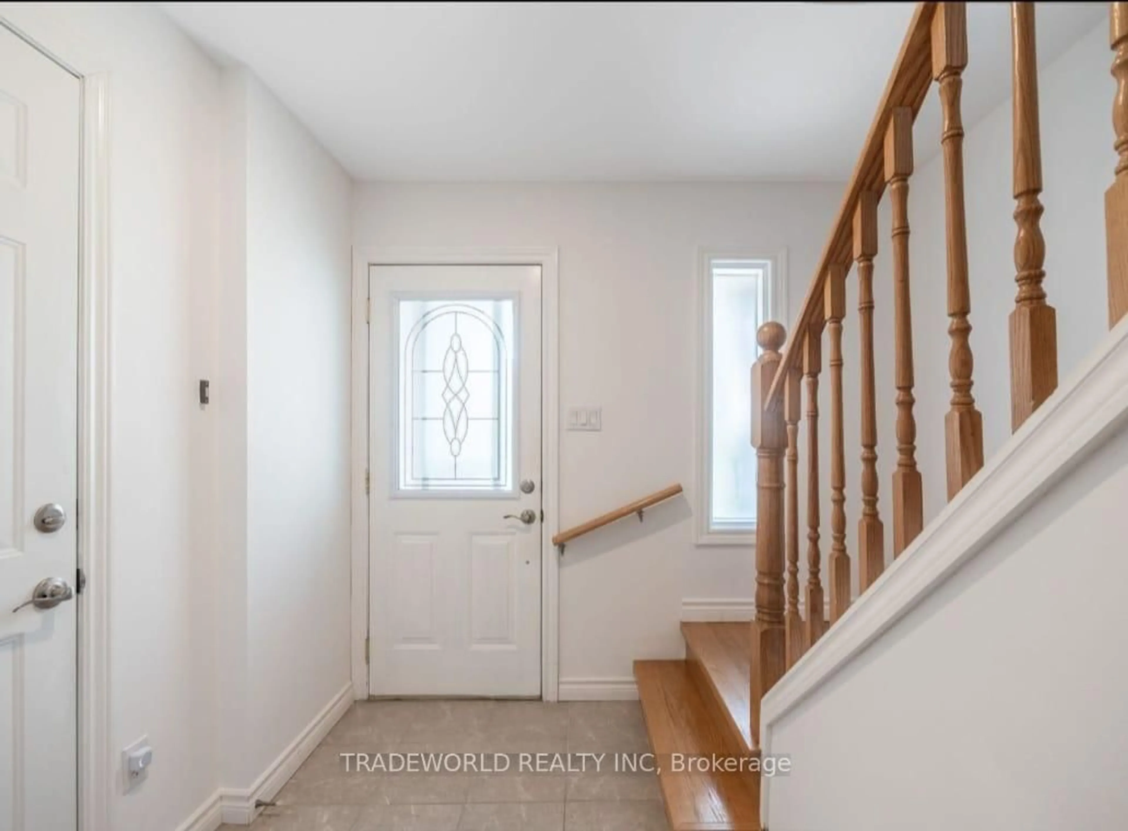 Indoor entryway for 60 Camelot Way, Markham Ontario L3P 3W3