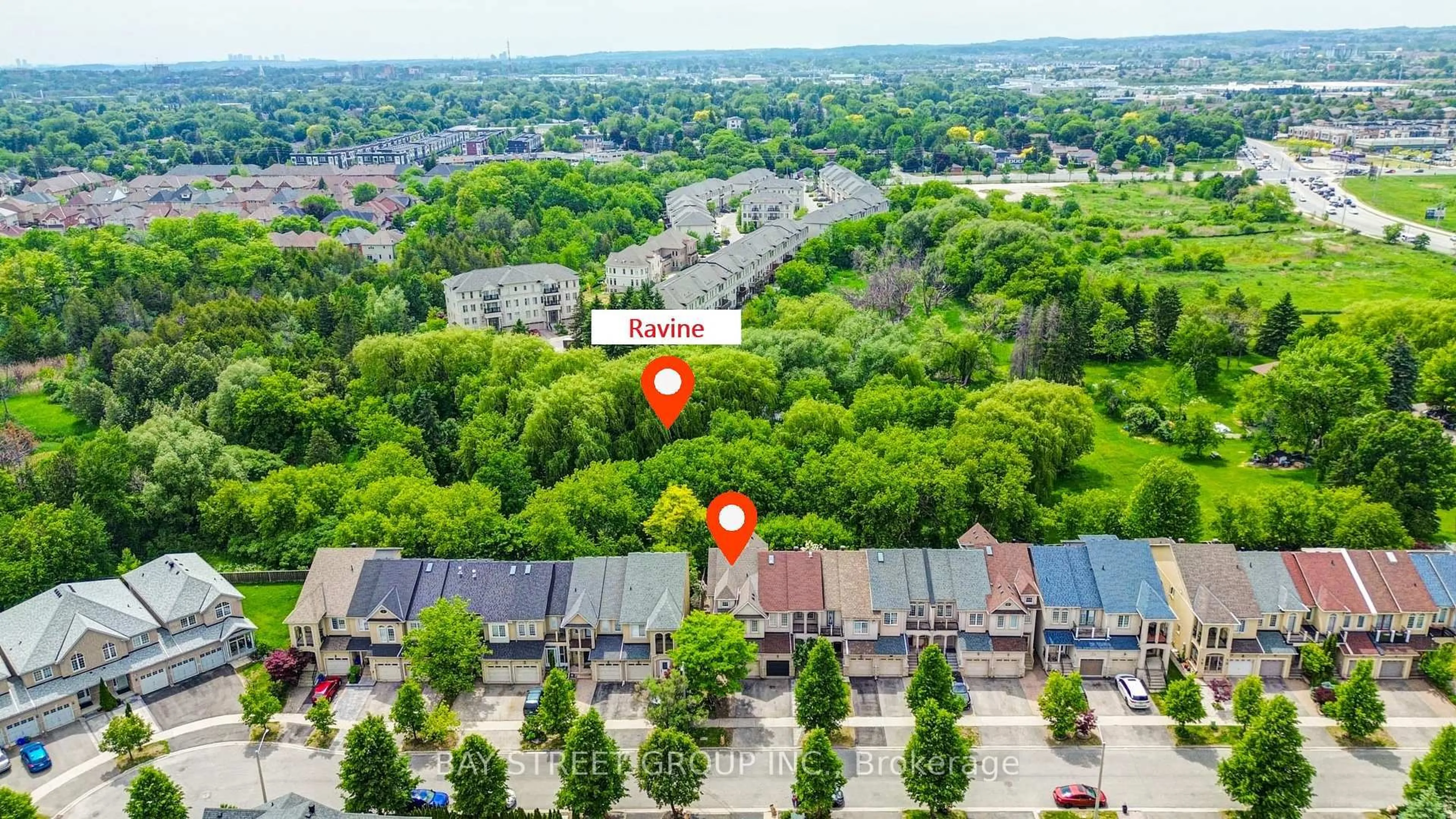 A pic from outside/outdoor area/front of a property/back of a property/a pic from drone, city buildings view from balcony for 46 Romance Dr, Richmond Hill Ontario L4S 2R7