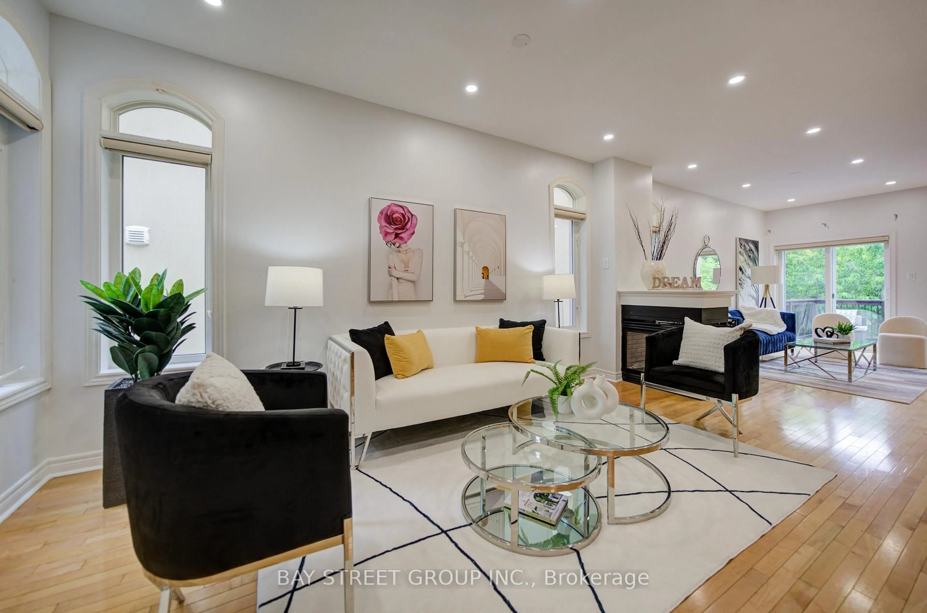 Living room with furniture, unknown for 46 Romance Dr, Richmond Hill Ontario L4S 2R7