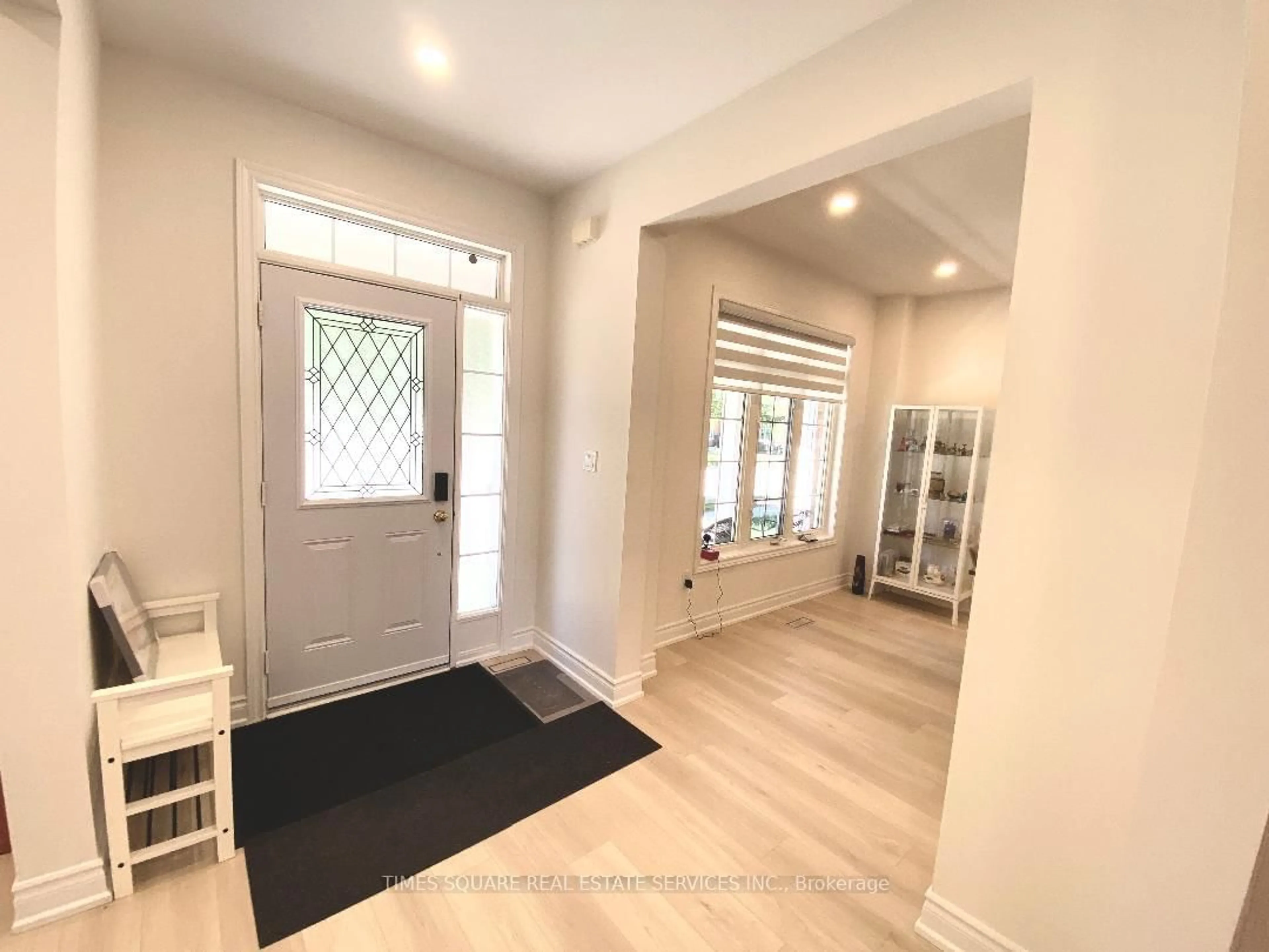 Indoor entryway for 9 Quail Hollow, Markham Ontario L6B 0K7