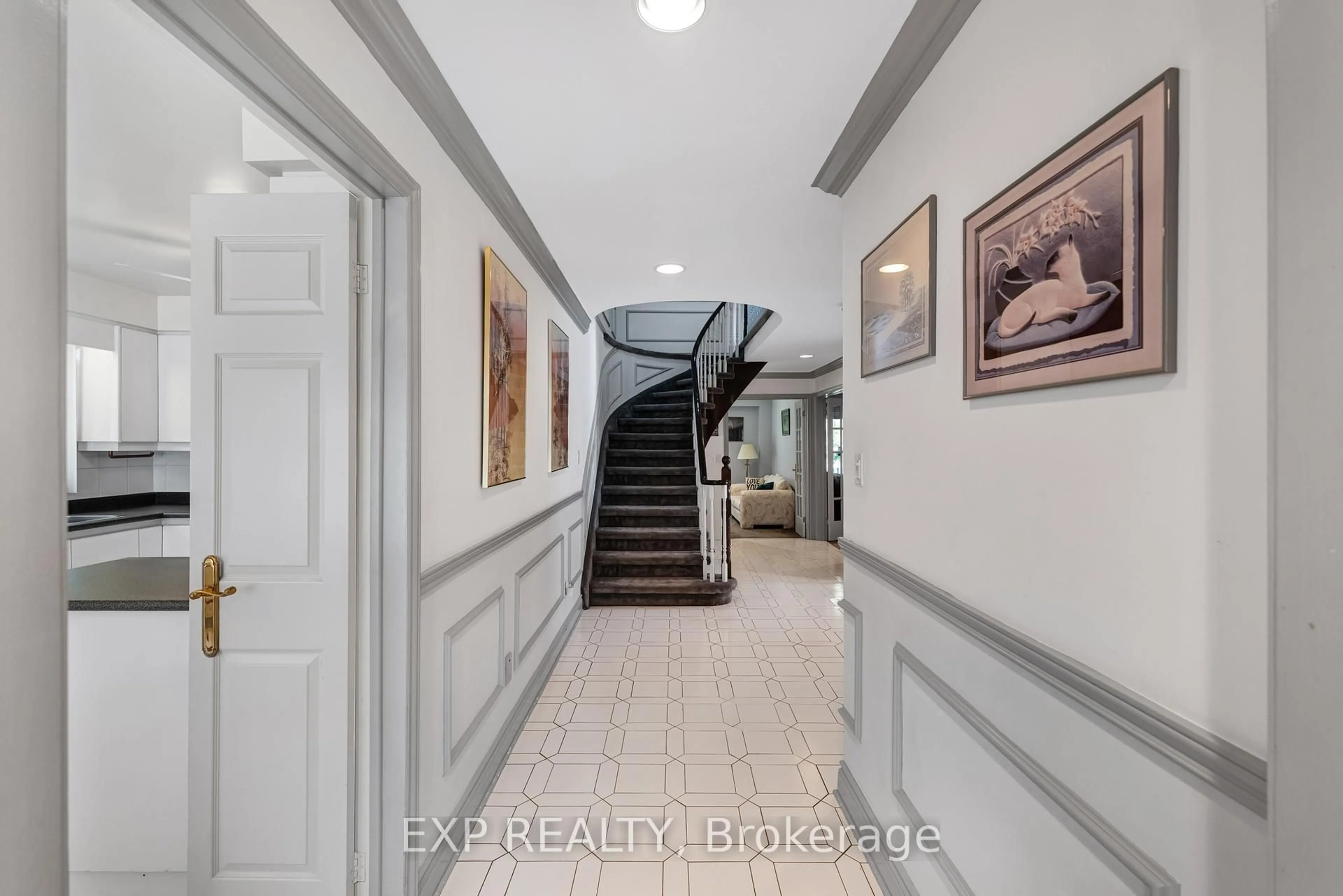 Indoor foyer for 43 Abraham Ave, Markham Ontario L3T 5G7