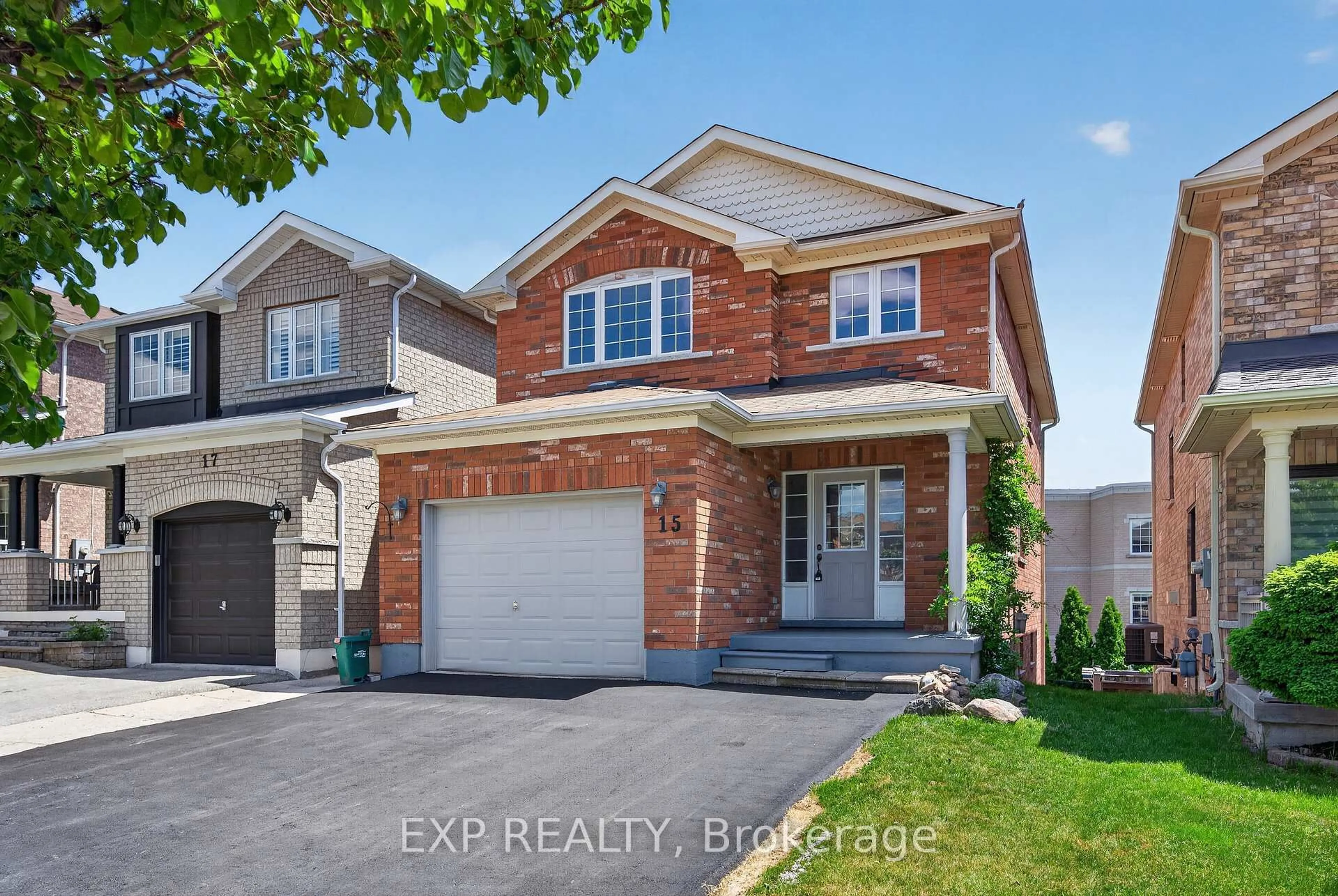 Home with brick exterior material, street for 15 Lynn St, Bradford West Gwillimbury Ontario L3Z 0B2