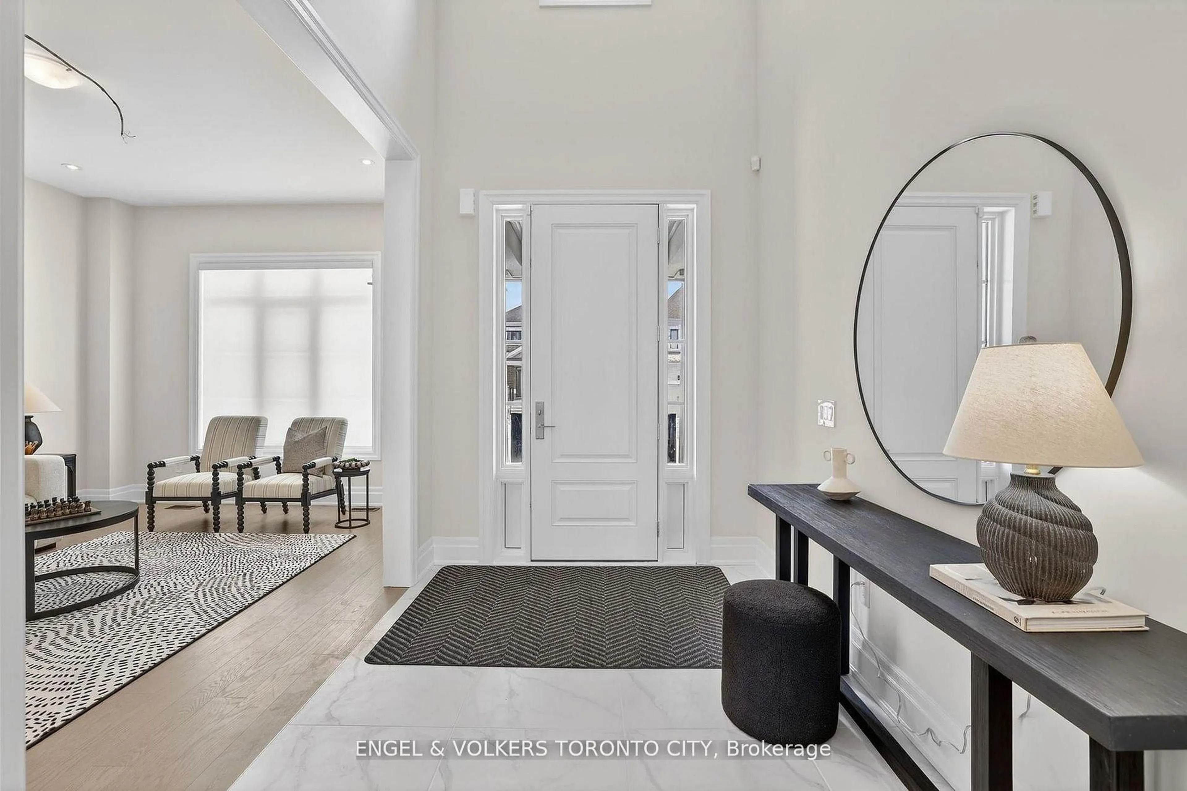 Indoor entryway for 52 Bud Willmot Way, King Ontario L7B 1B4