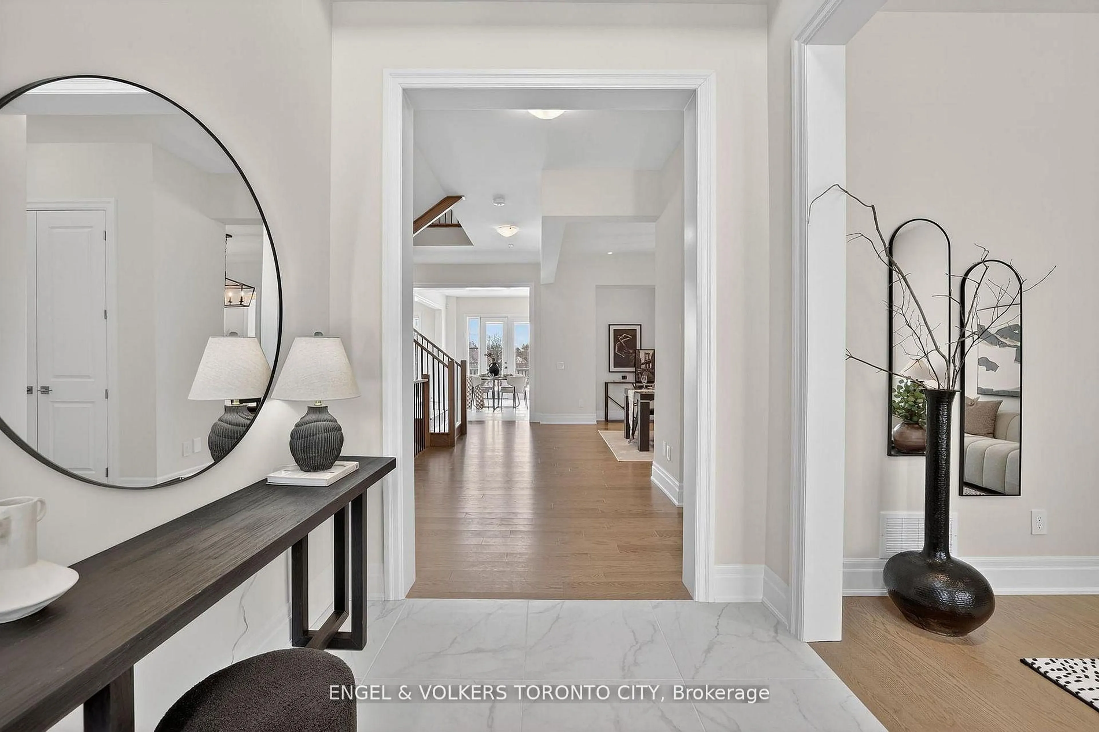 Indoor entryway for 52 Bud Willmot Way, King Ontario L7B 1B4