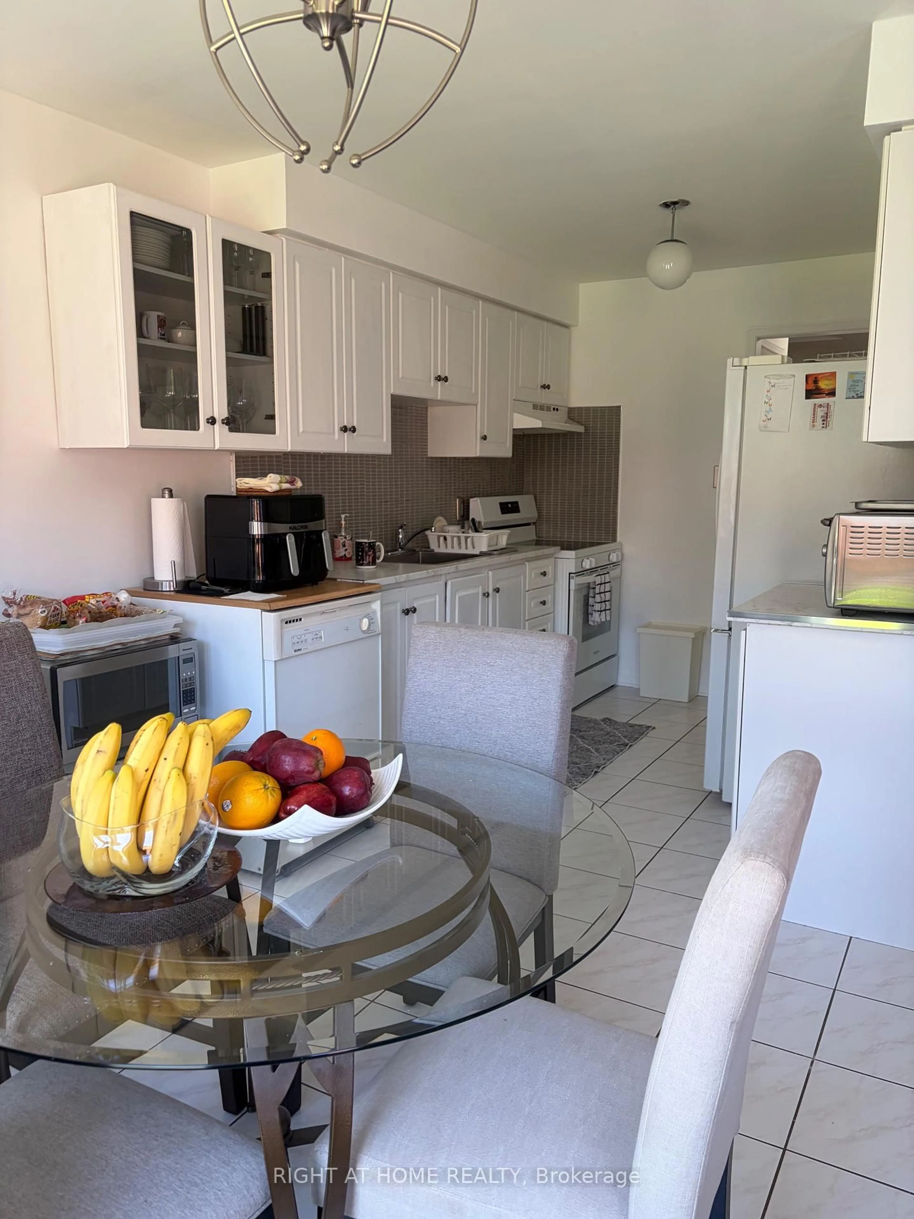 Unknown for 40 Vogue St, Markham Ontario L3S 4G5