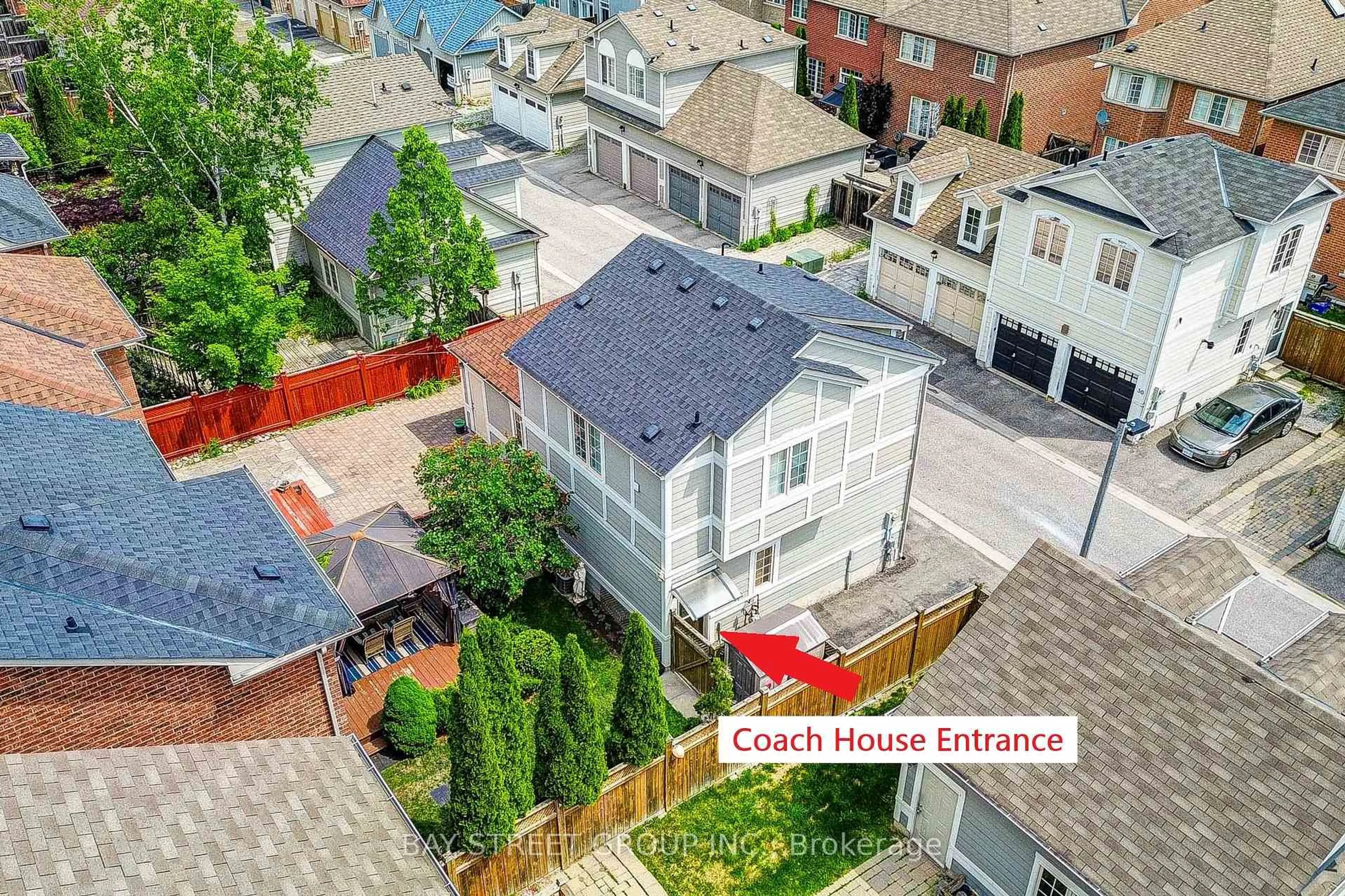 A pic from outside/outdoor area/front of a property/back of a property/a pic from drone, unknown for 29 Cardrew St, Markham Ontario L6B 1G6