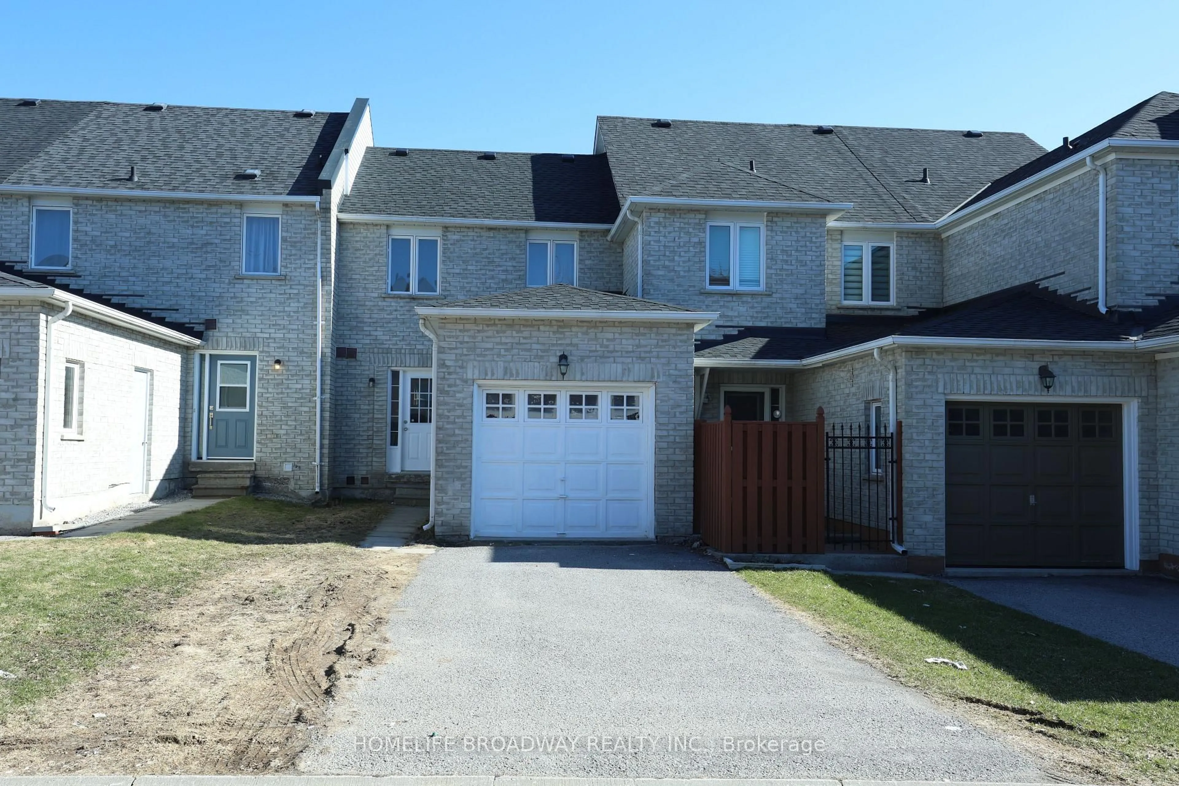 A pic from outside/outdoor area/front of a property/back of a property/a pic from drone, street for 378 Bur Oak Ave, Markham Ontario L6C 2T9